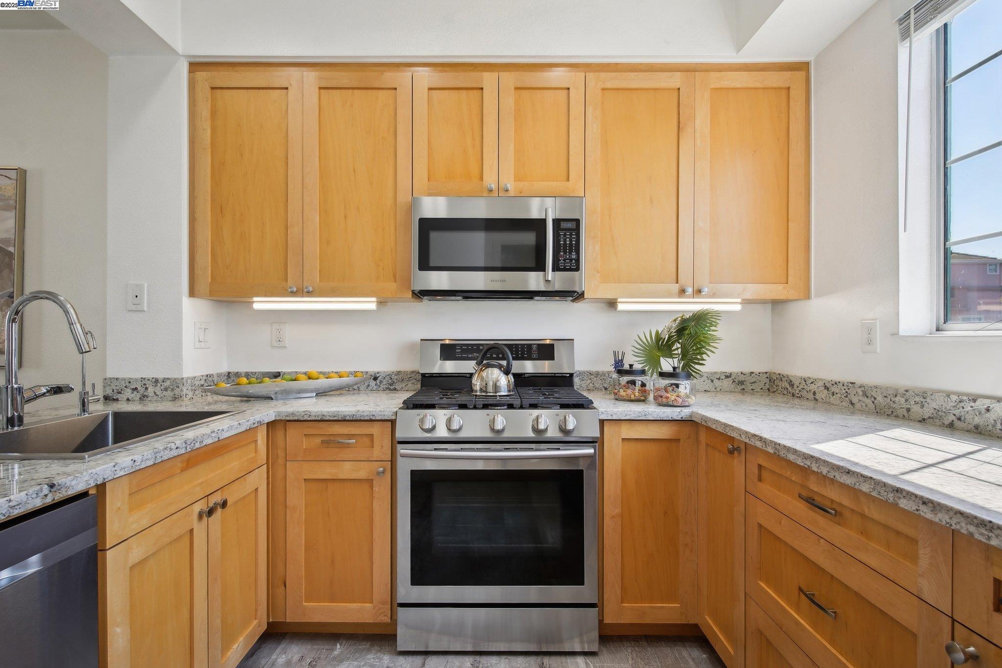 Detail Gallery Image 10 of 40 For 385 Montecito Way, Milpitas,  CA 95035 - 2 Beds | 2/1 Baths