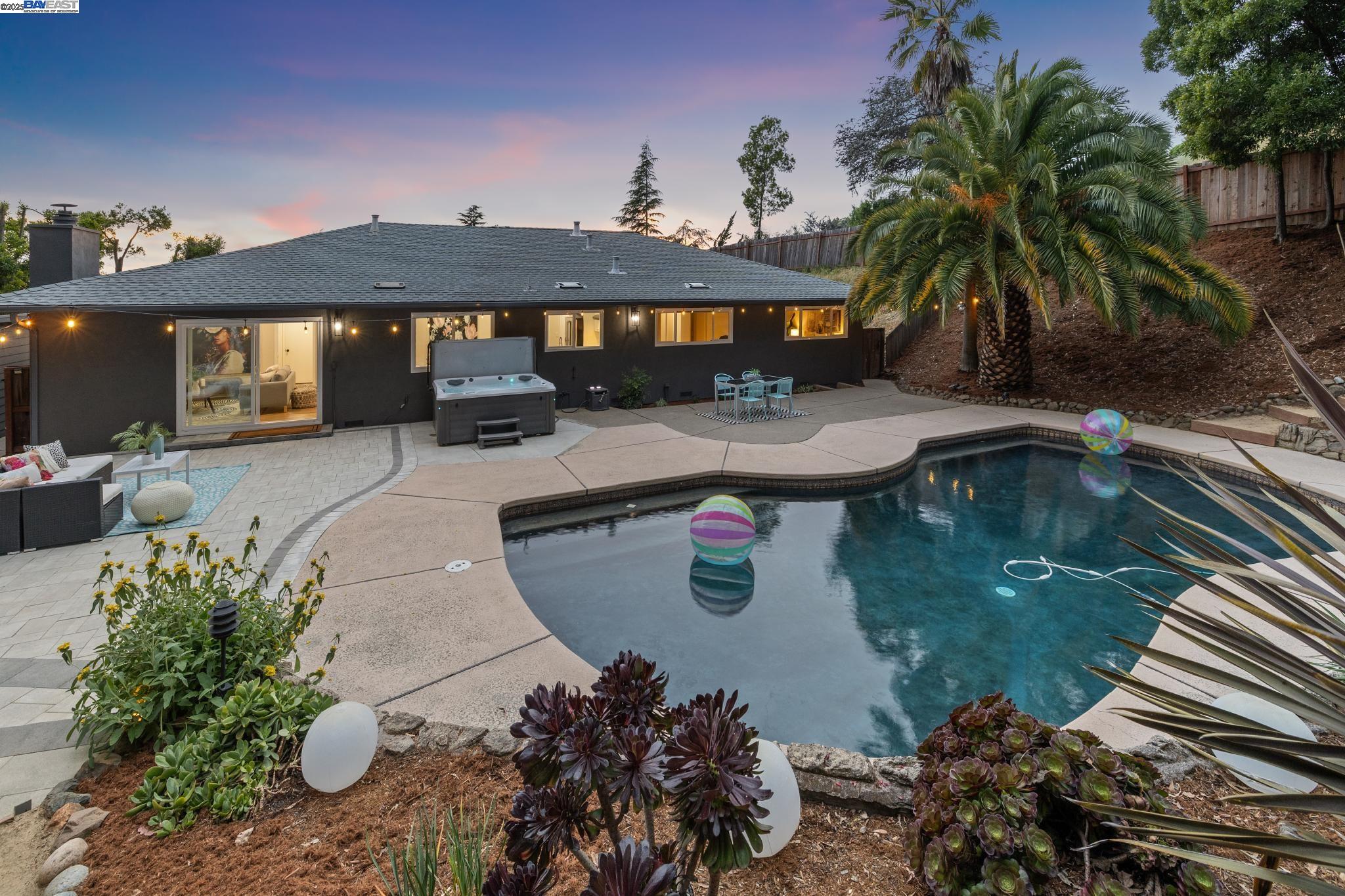 Detail Gallery Image 52 of 57 For 441 Fox Hills Court, Oakland,  CA 94605 - 3 Beds | 3 Baths