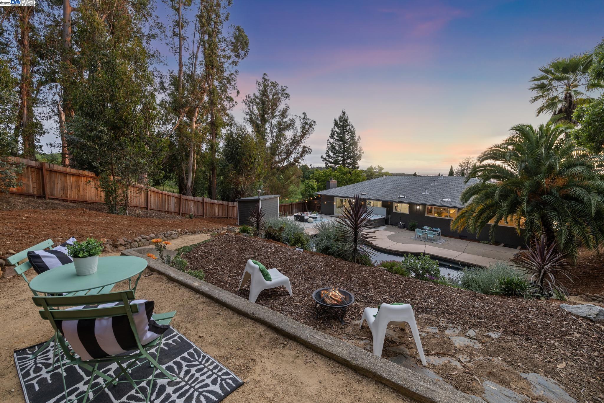 Detail Gallery Image 53 of 57 For 441 Fox Hills Court, Oakland,  CA 94605 - 3 Beds | 3 Baths