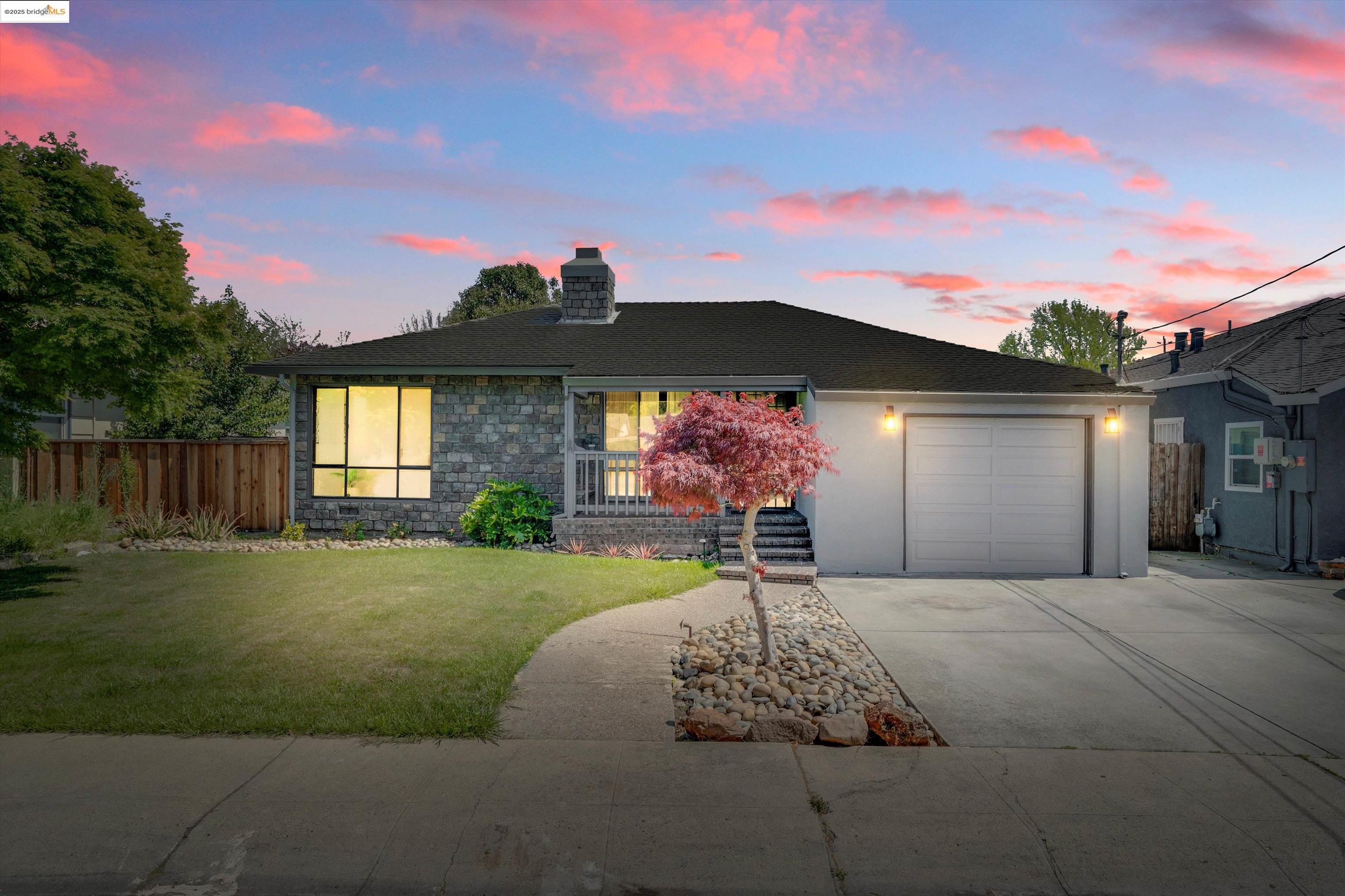 Detail Gallery Image 1 of 1 For 278 via Mirlo, San Lorenzo,  CA 94580 - 4 Beds | 2 Baths