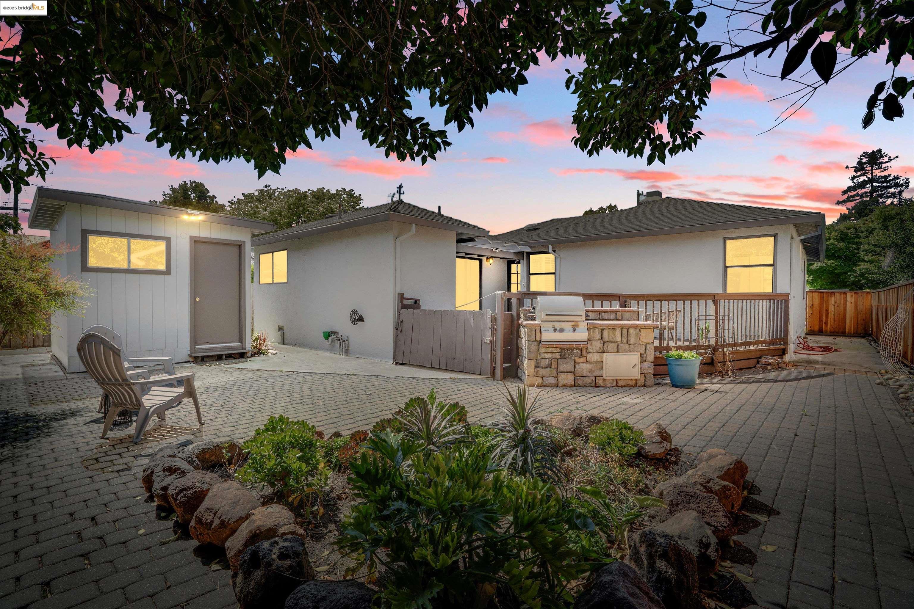 Detail Gallery Image 20 of 27 For 278 via Mirlo, San Lorenzo,  CA 94580 - 4 Beds | 2 Baths