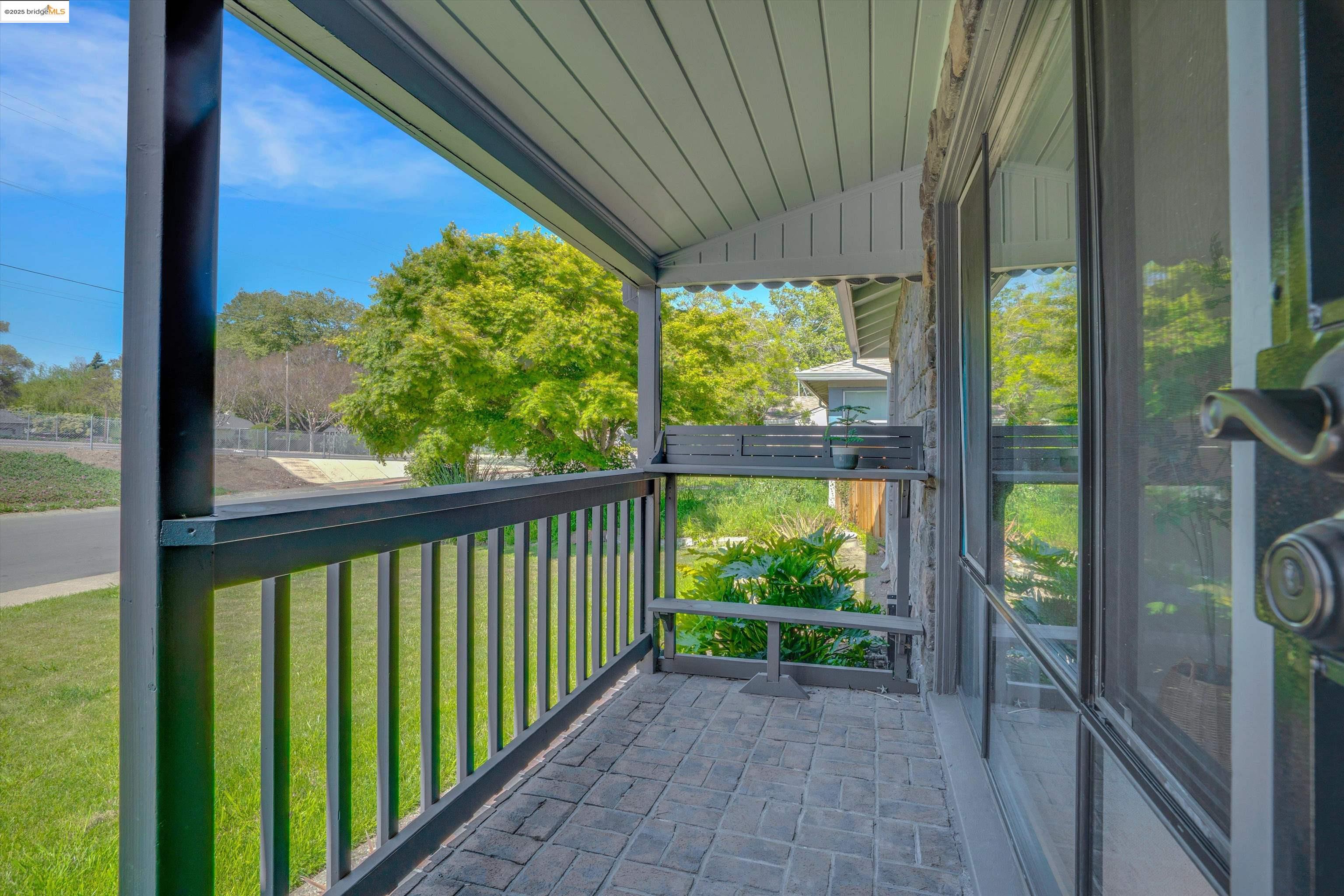 Detail Gallery Image 3 of 27 For 278 via Mirlo, San Lorenzo,  CA 94580 - 4 Beds | 2 Baths