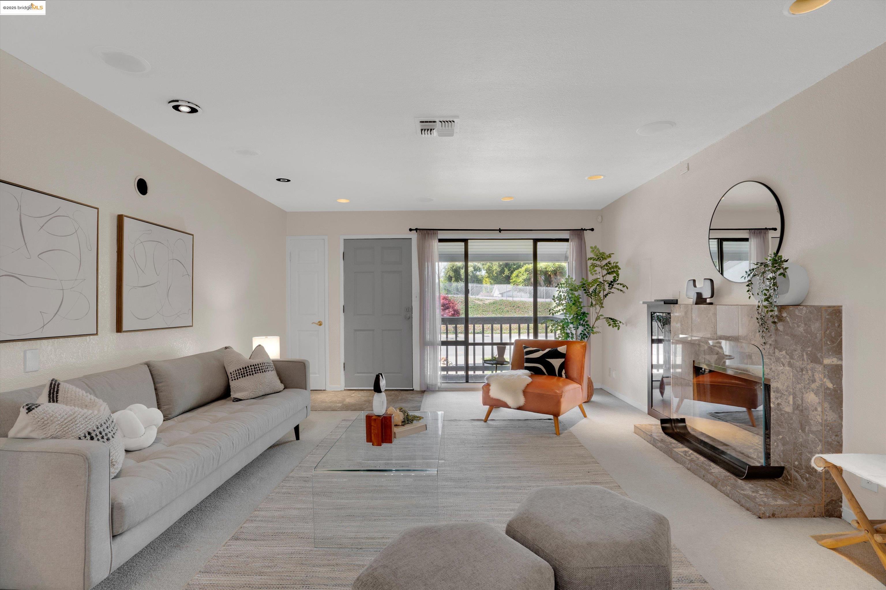 Detail Gallery Image 5 of 27 For 278 via Mirlo, San Lorenzo,  CA 94580 - 4 Beds | 2 Baths