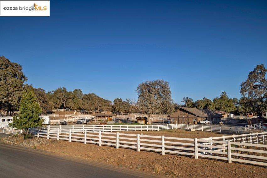 Detail Gallery Image 50 of 57 For 20237 Upper Skyridge Dr, Groveland,  CA 95321 - 4 Beds | 3 Baths