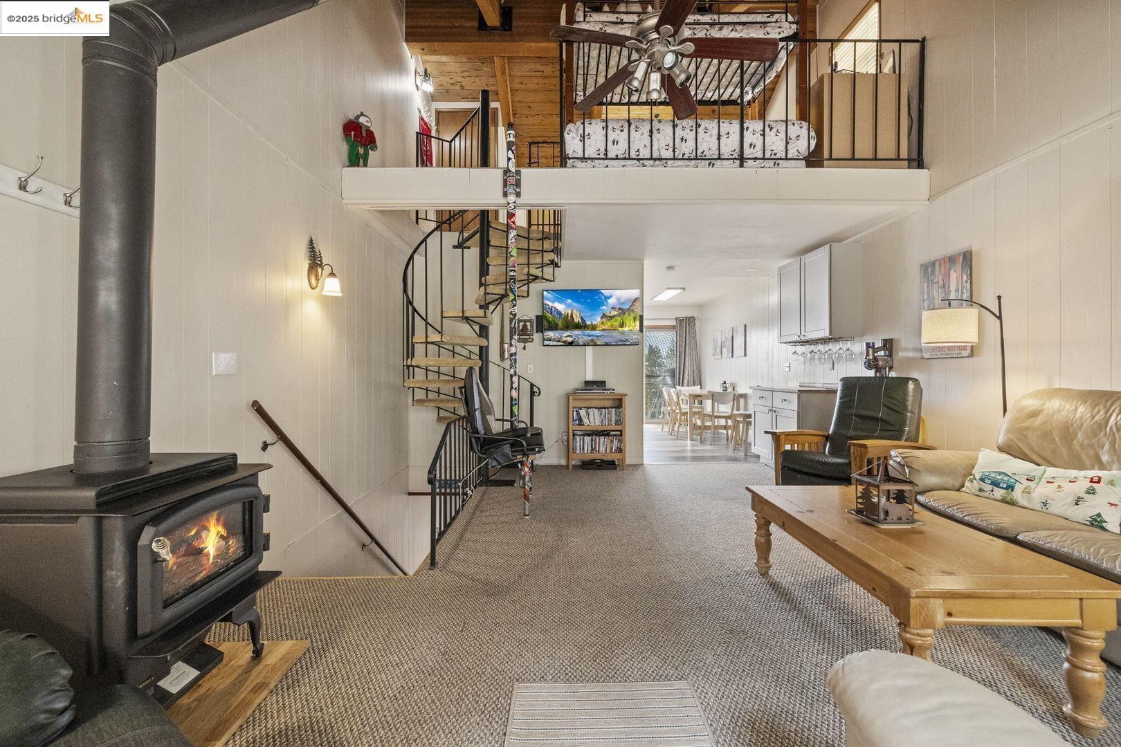 Detail Gallery Image 4 of 34 For 33781 Upper Leland Rd # a,  Pinecrest,  CA 95364 - 3 Beds | 2 Baths