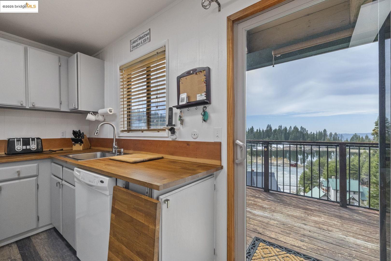 Detail Gallery Image 10 of 34 For 33781 Upper Leland Rd # a,  Pinecrest,  CA 95364 - 3 Beds | 2 Baths