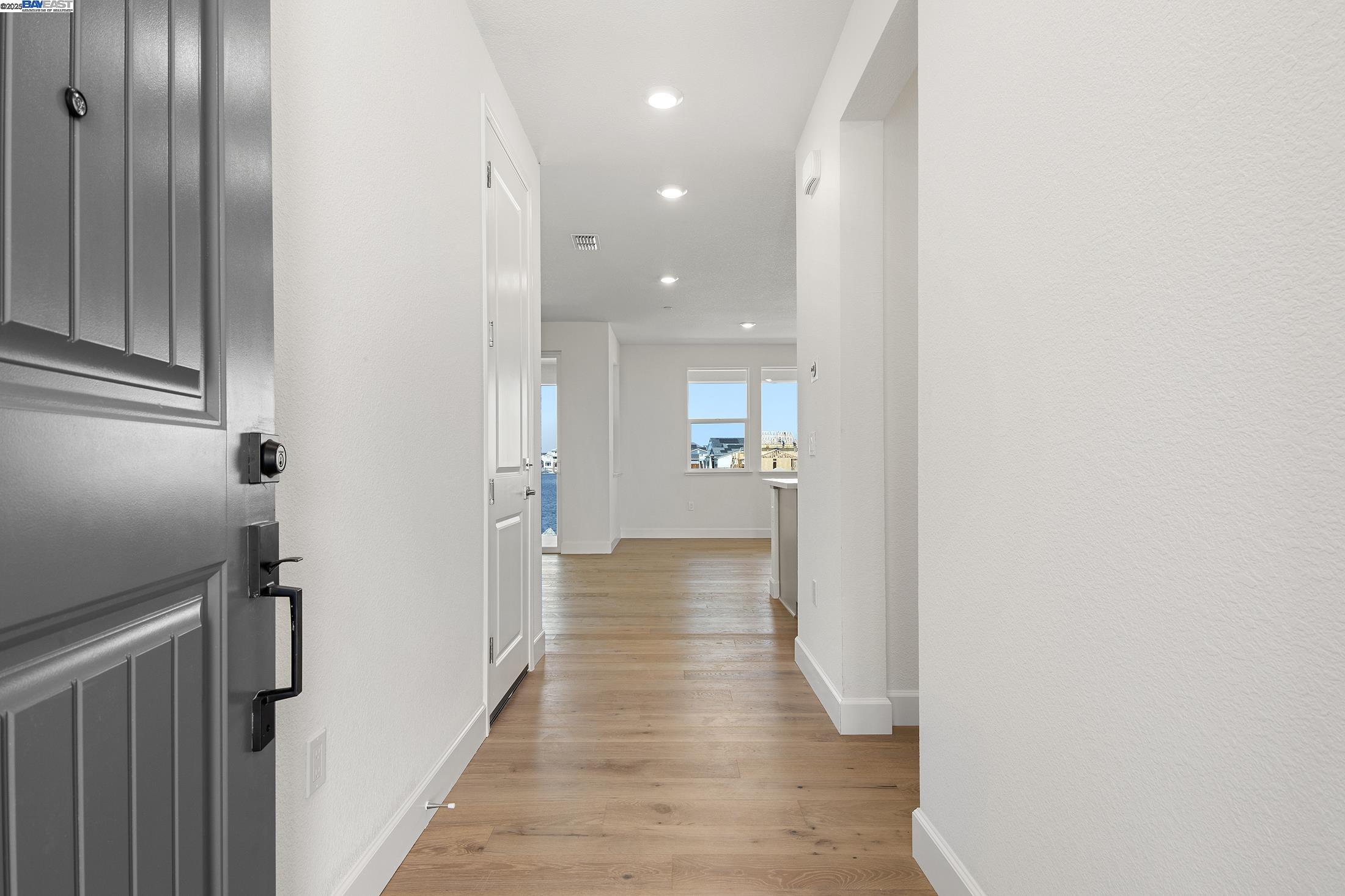 Detail Gallery Image 2 of 17 For 101 Sea Gate Place, Bethel Island,  CA 94511 - 3 Beds | 3 Baths