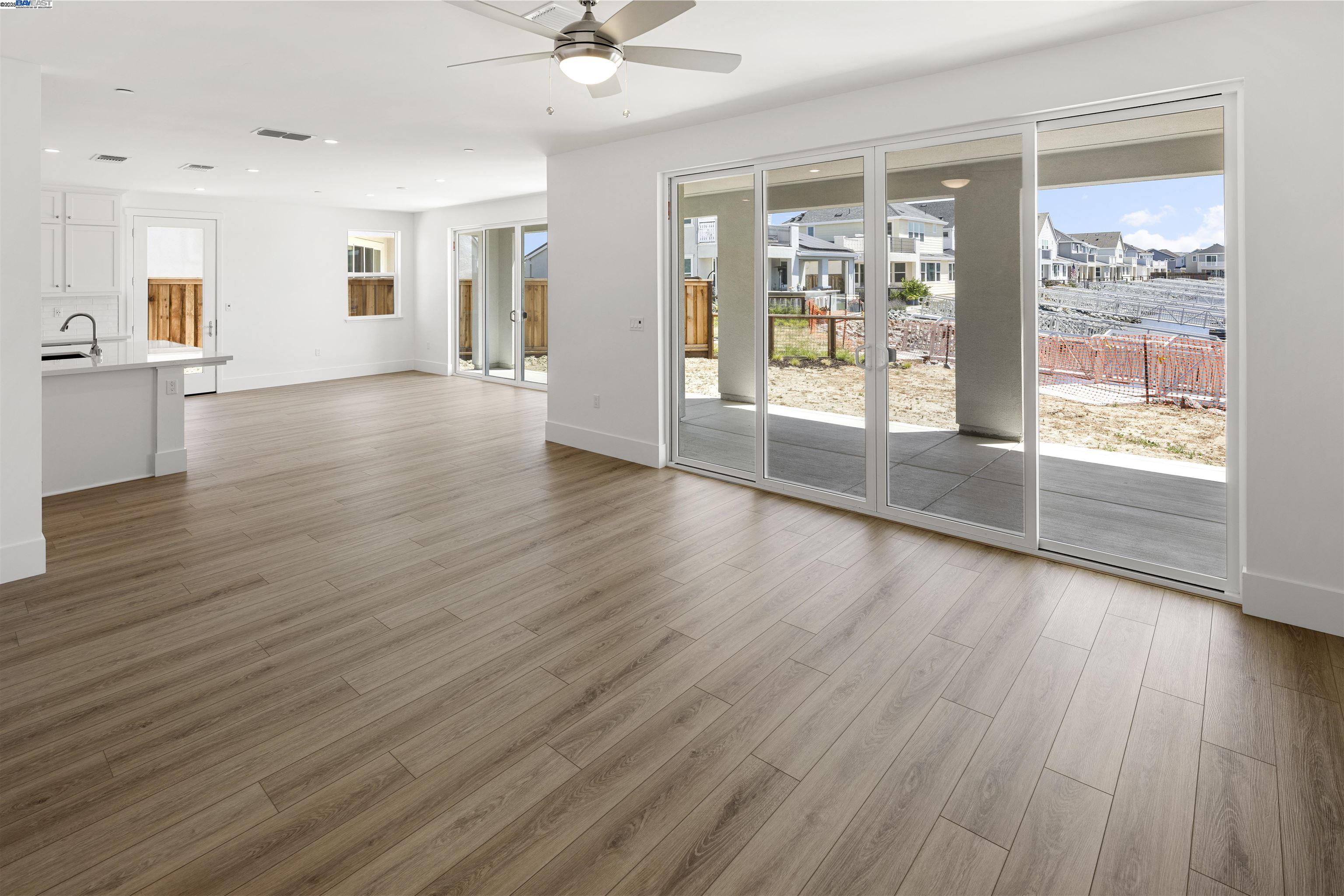 Detail Gallery Image 3 of 23 For 101 Sea Gate Place, Bethel Island,  CA 94511 - 3 Beds | 3 Baths