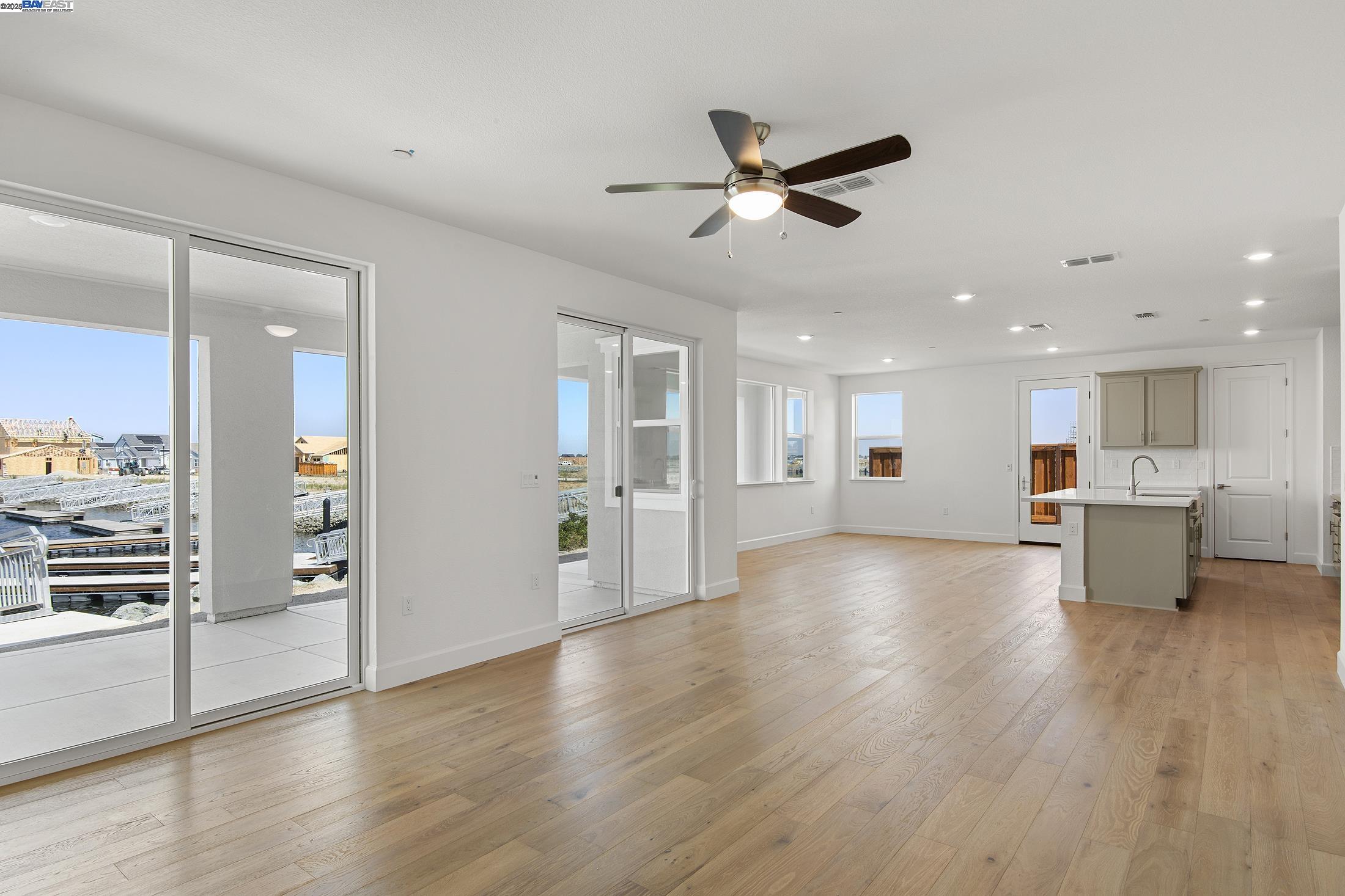 Detail Gallery Image 4 of 17 For 101 Sea Gate Place, Bethel Island,  CA 94511 - 3 Beds | 3 Baths