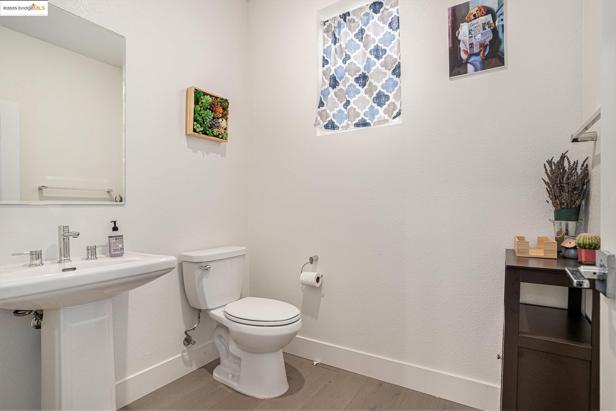 Detail Gallery Image 12 of 44 For 9190 Surf Way, Newark,  CA 94560 - 5 Beds | 4/1 Baths