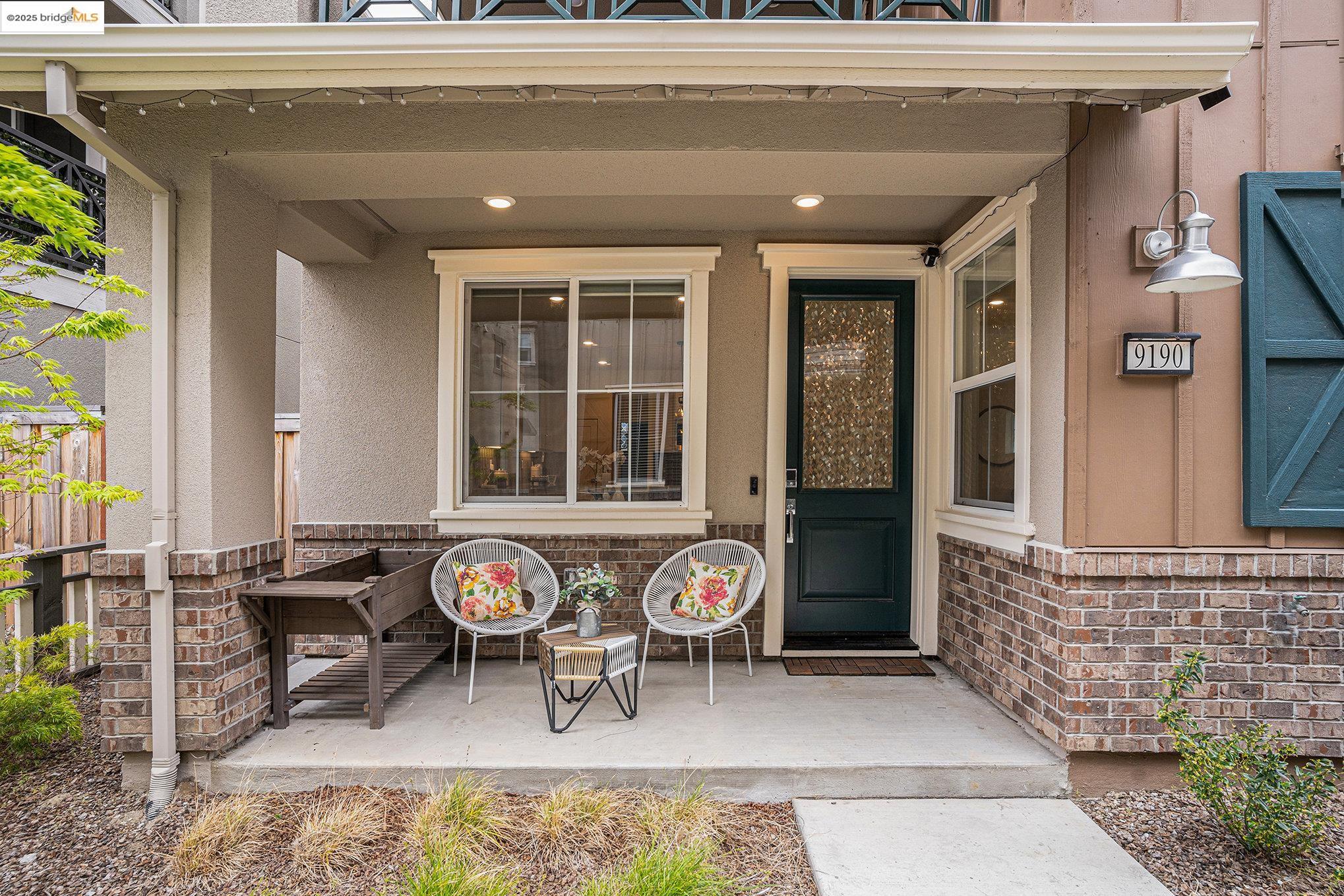 Detail Gallery Image 4 of 44 For 9190 Surf Way, Newark,  CA 94560 - 5 Beds | 4/1 Baths