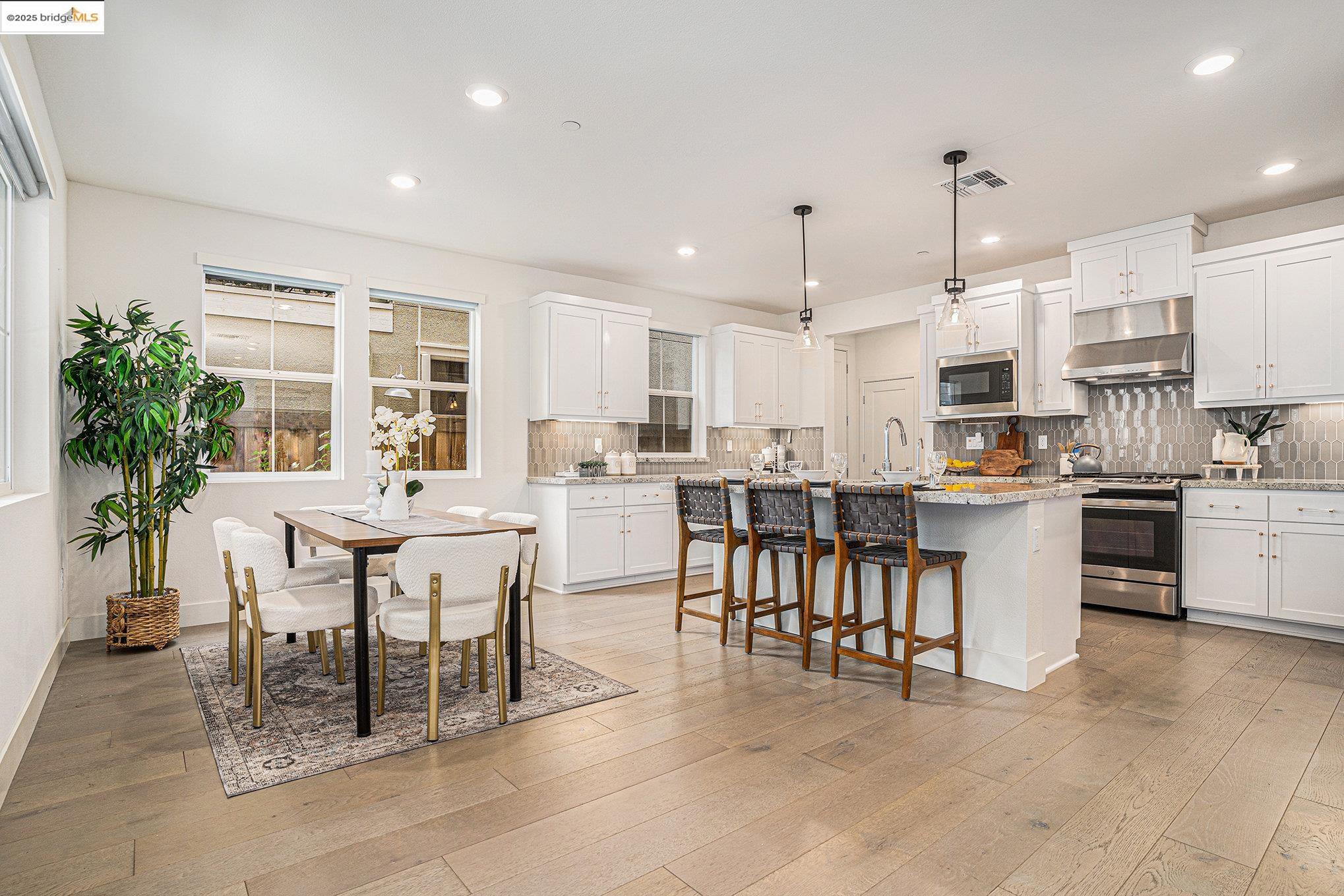 Detail Gallery Image 9 of 44 For 9190 Surf Way, Newark,  CA 94560 - 5 Beds | 4/1 Baths