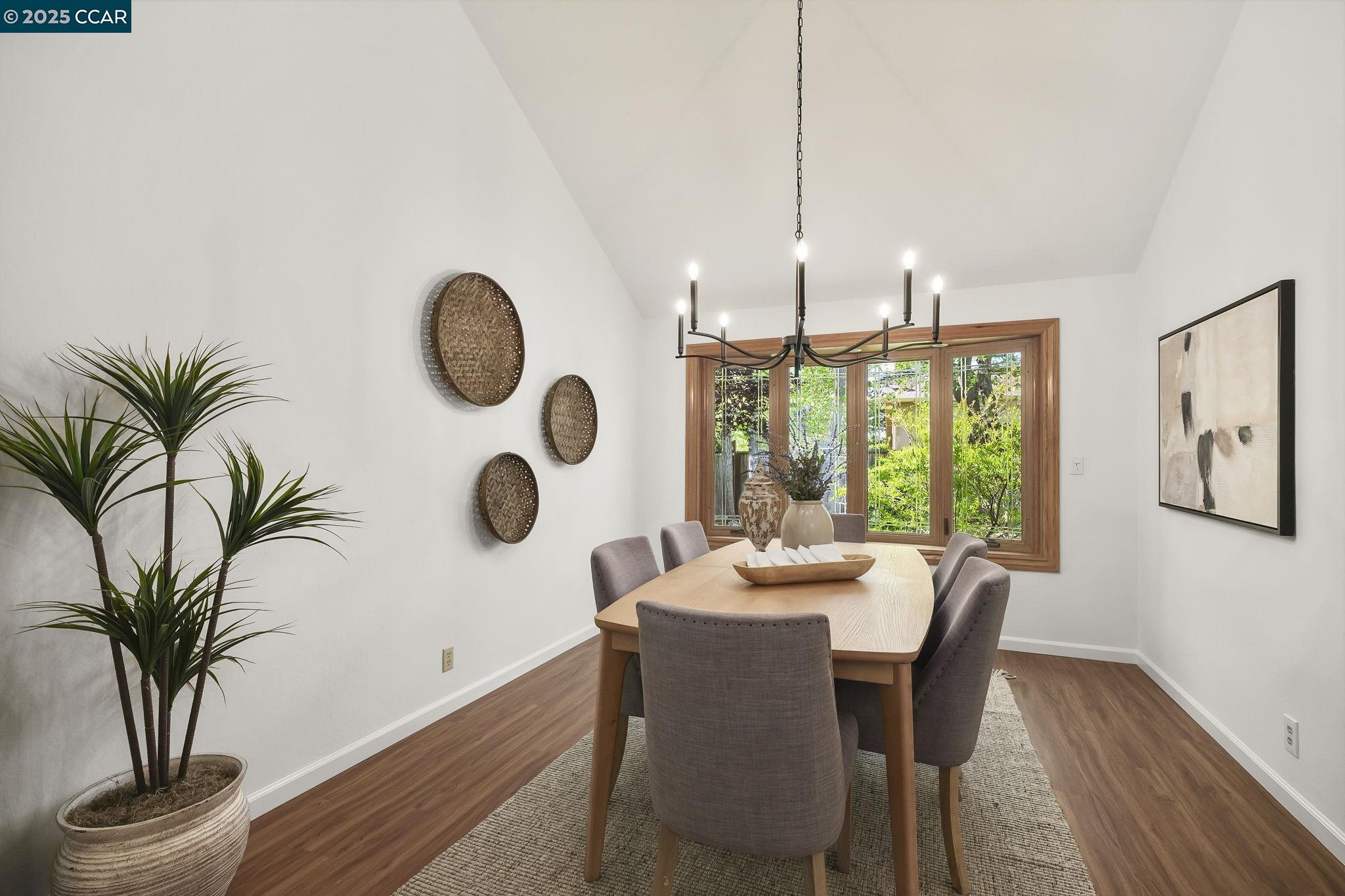 Detail Gallery Image 7 of 33 For 190 Mt Wilson Way, Clayton,  CA 94517 - 5 Beds | 3 Baths