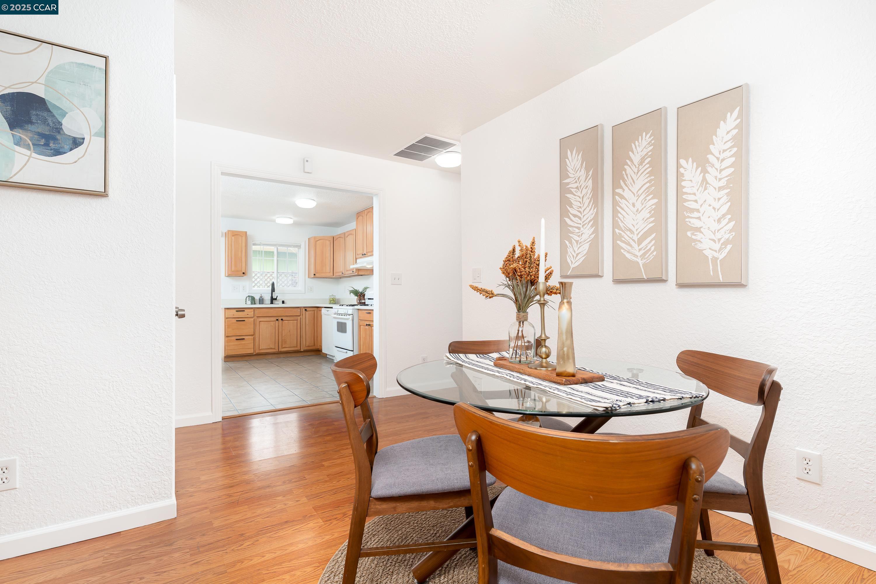 Detail Gallery Image 12 of 53 For 2502 Esmond Ave, Richmond,  CA 94804 - 3 Beds | 2 Baths