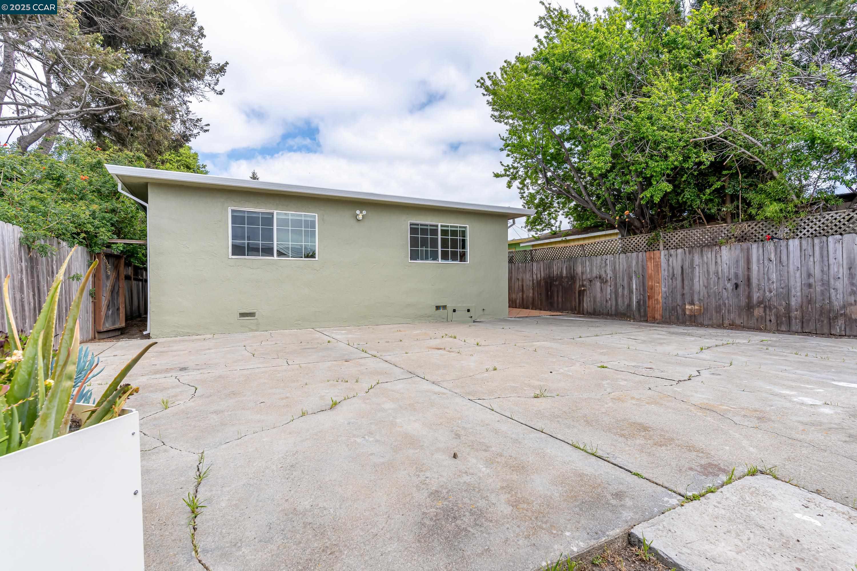 Detail Gallery Image 40 of 53 For 2502 Esmond Ave, Richmond,  CA 94804 - 3 Beds | 2 Baths