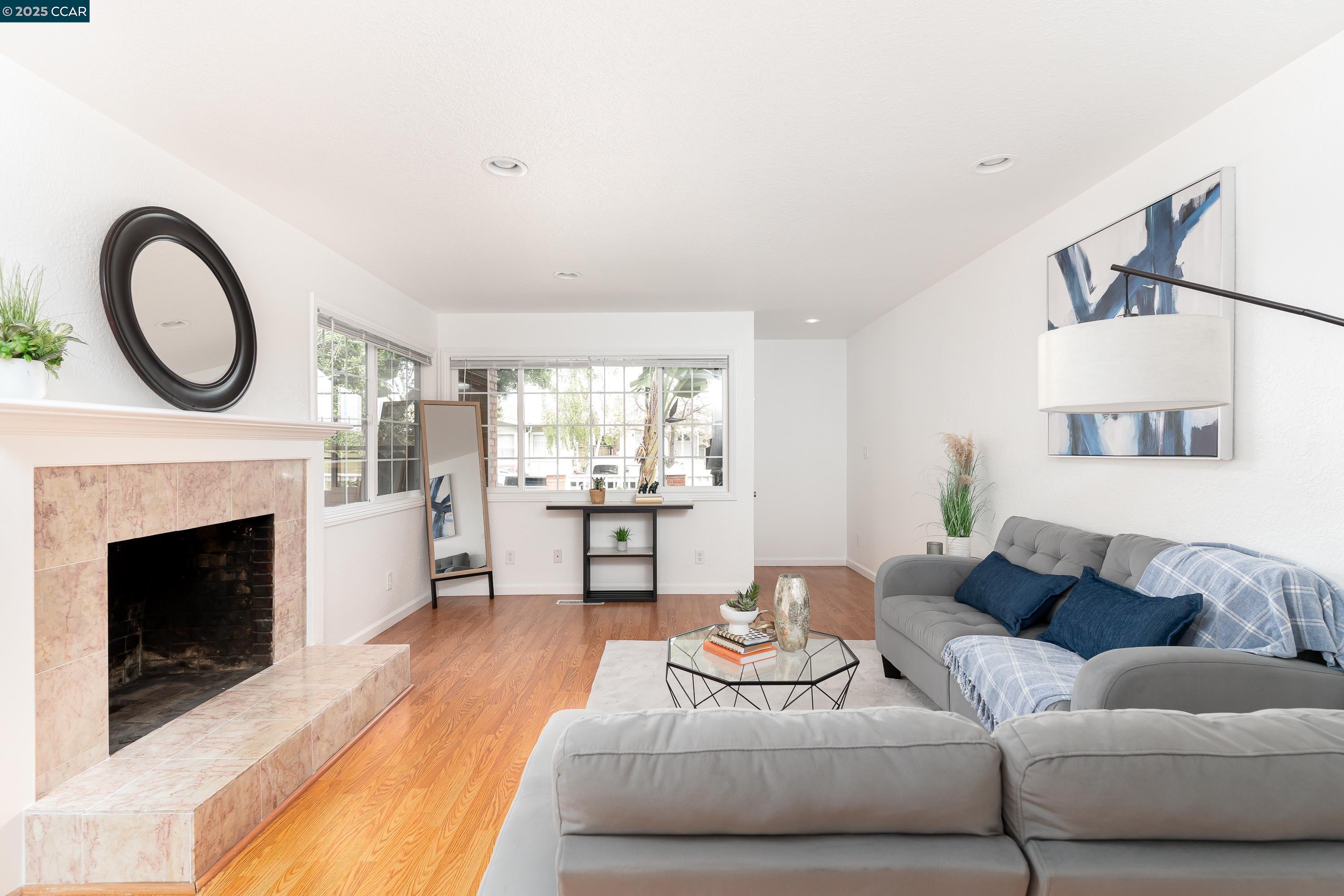 Detail Gallery Image 6 of 53 For 2502 Esmond Ave, Richmond,  CA 94804 - 3 Beds | 2 Baths