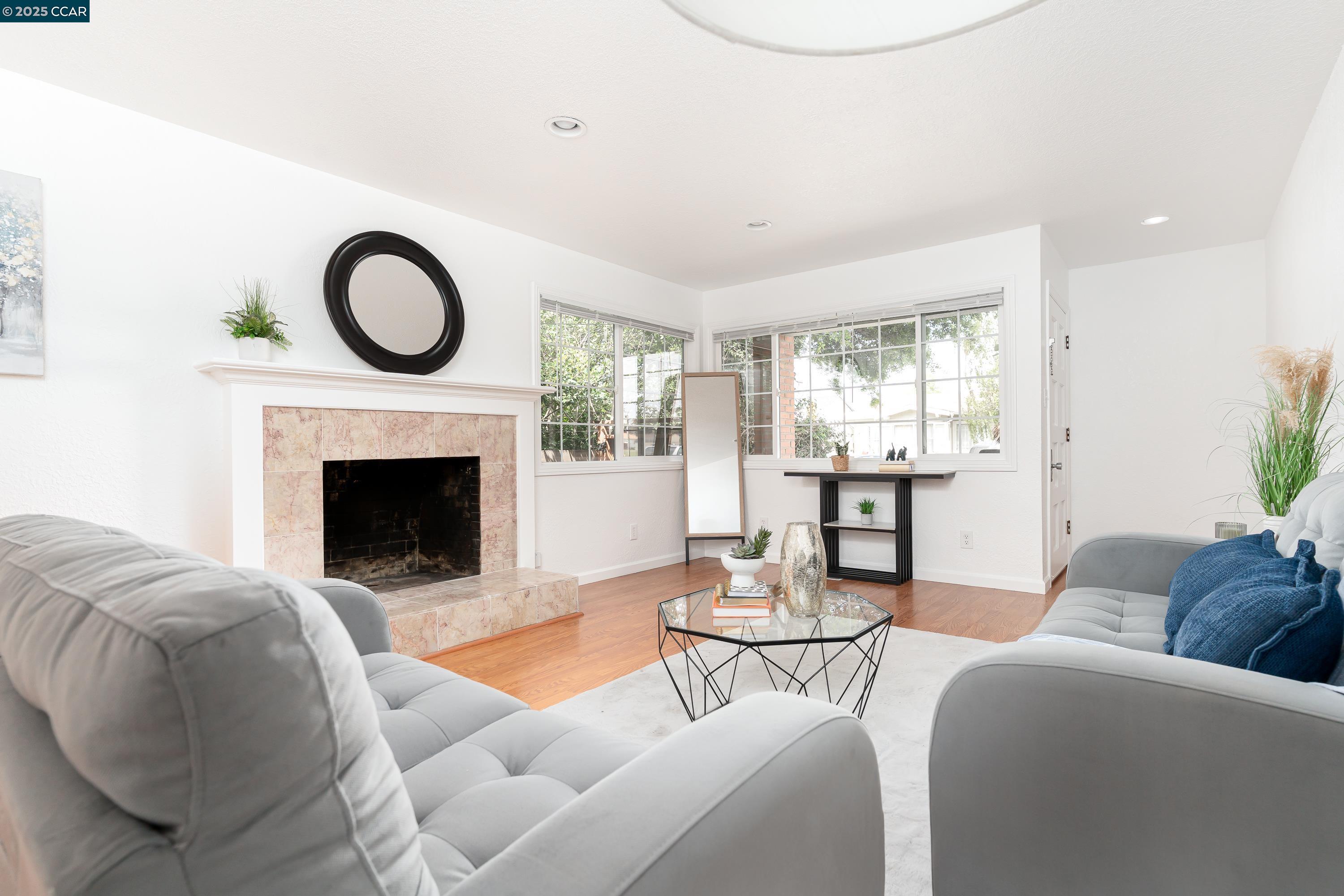 Detail Gallery Image 7 of 53 For 2502 Esmond Ave, Richmond,  CA 94804 - 3 Beds | 2 Baths