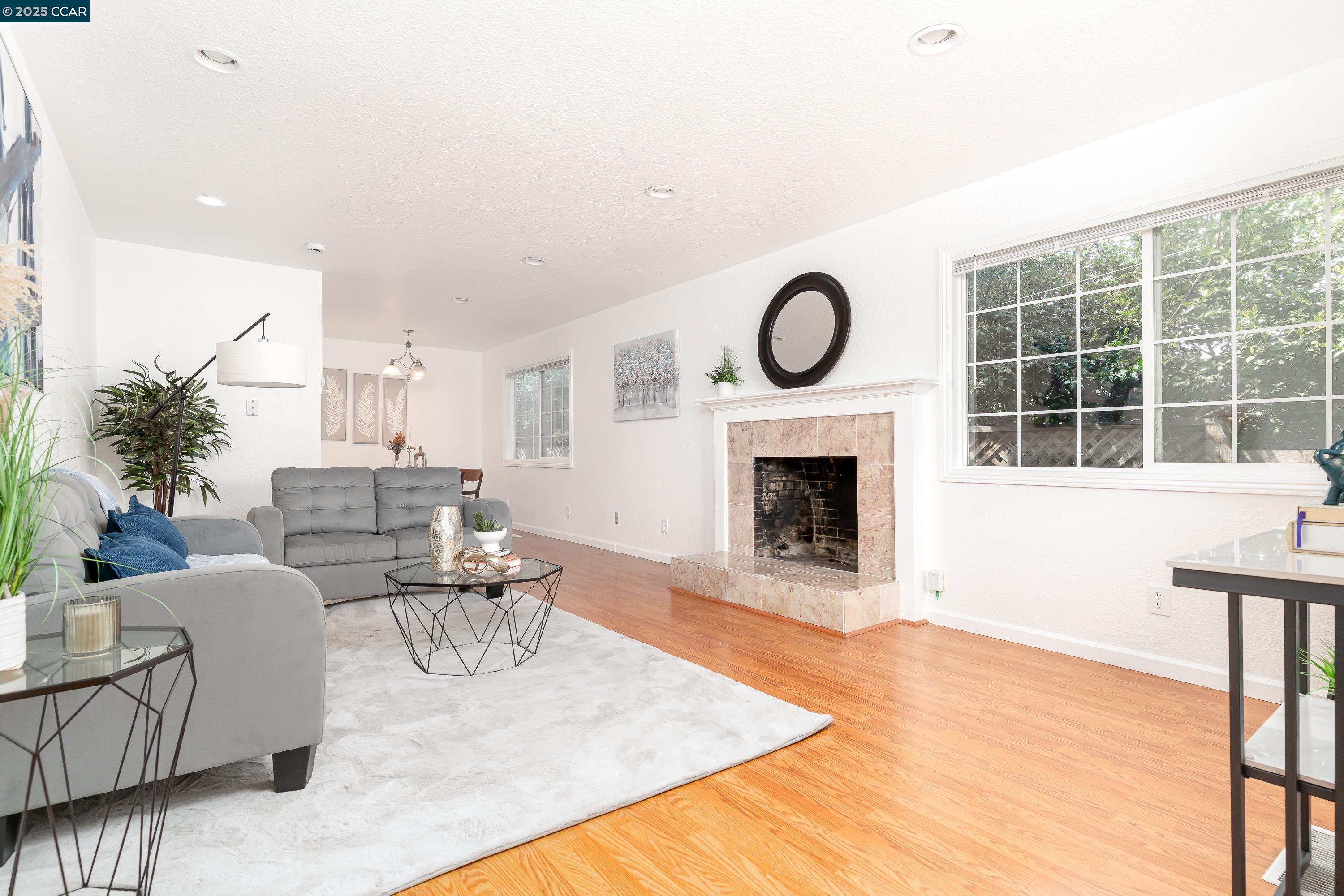 Detail Gallery Image 8 of 53 For 2502 Esmond Ave, Richmond,  CA 94804 - 3 Beds | 2 Baths