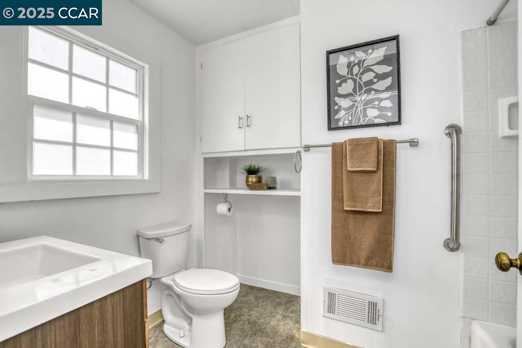 Detail Gallery Image 24 of 38 For 1005 W 5th Street, Antioch,  CA 94509 - 4 Beds | 1/1 Baths
