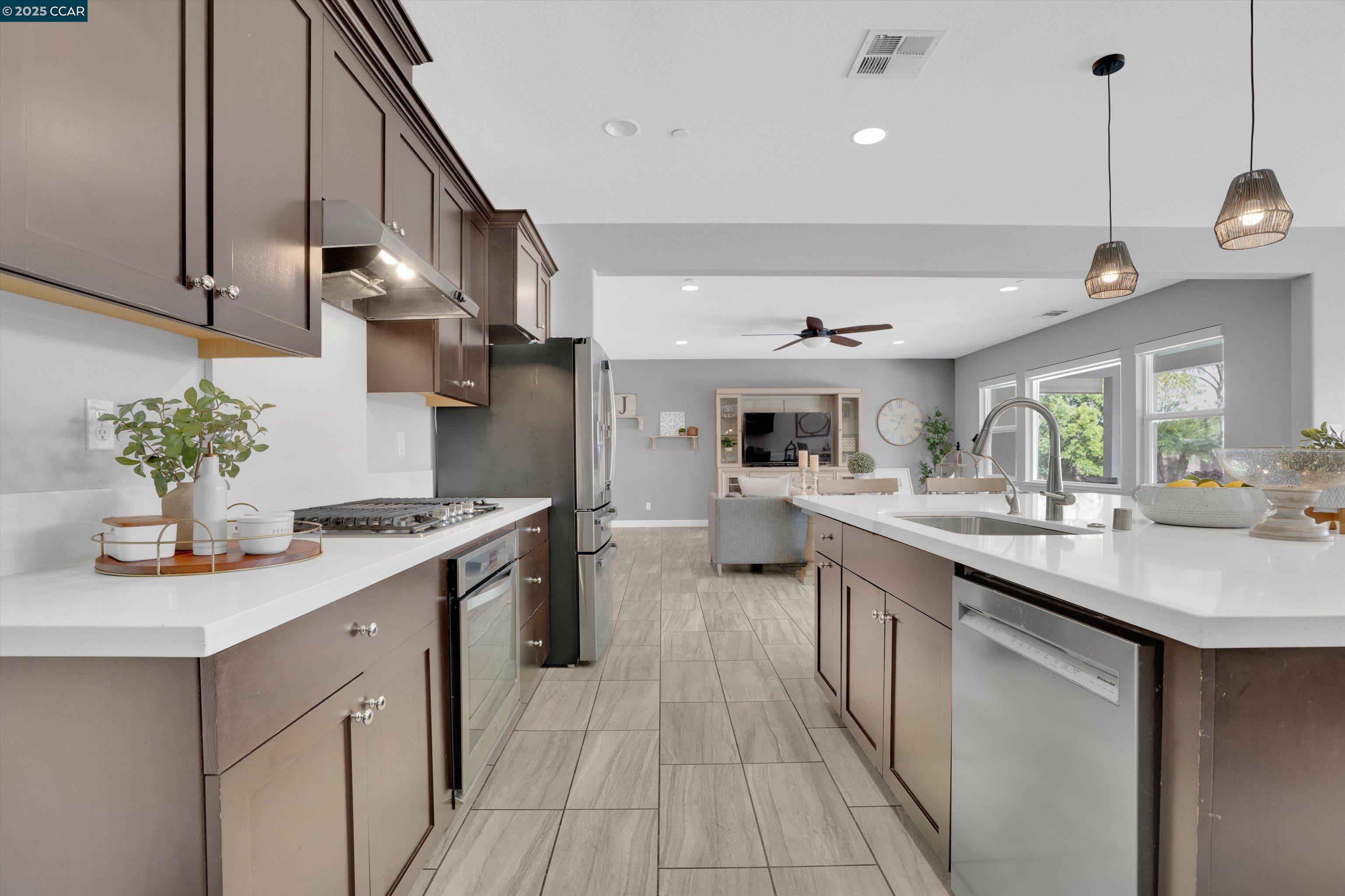 Detail Gallery Image 15 of 49 For 741 Jennifer St, Brentwood,  CA 94513 - 4 Beds | 2/1 Baths