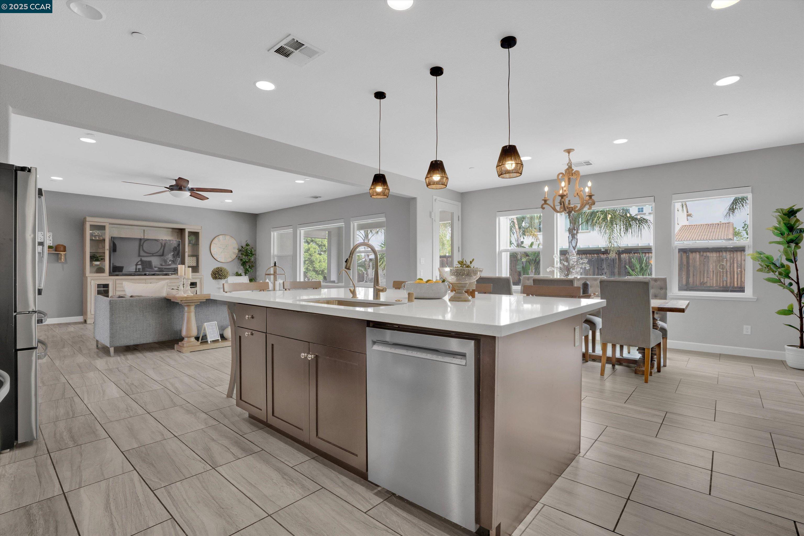 Detail Gallery Image 17 of 49 For 741 Jennifer St, Brentwood,  CA 94513 - 4 Beds | 2/1 Baths