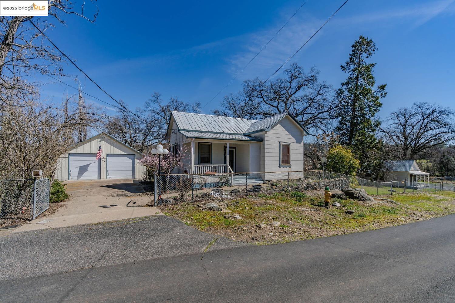 Detail Gallery Image 4 of 37 For 3651 Main St 1, Vallecito,  CA 95251 - 2 Beds | 1 Baths