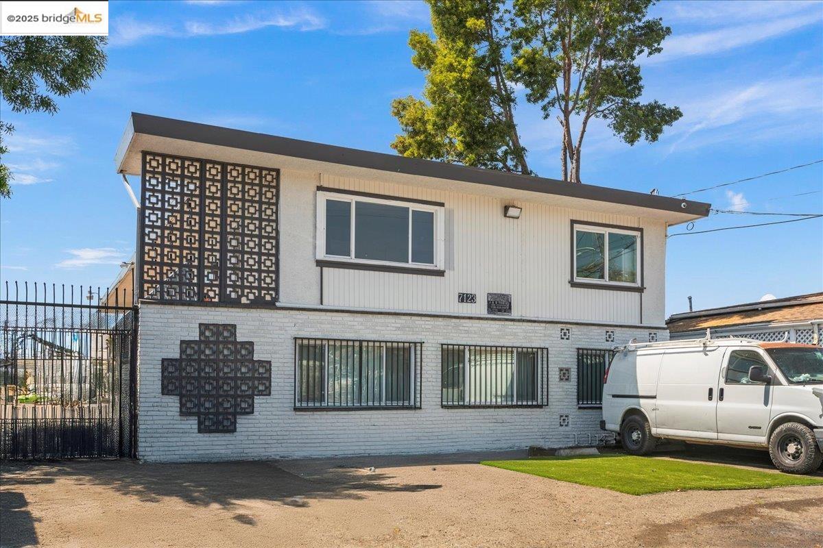 Detail Gallery Image 1 of 1 For 7123 Holly St, Oakland,  CA 94621 - – Beds | – Baths