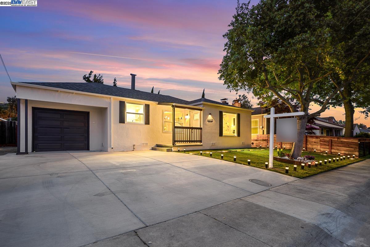 Detail Gallery Image 3 of 9 For 14412 Wake Ave, San Leandro,  CA 94578 - 3 Beds | 2 Baths