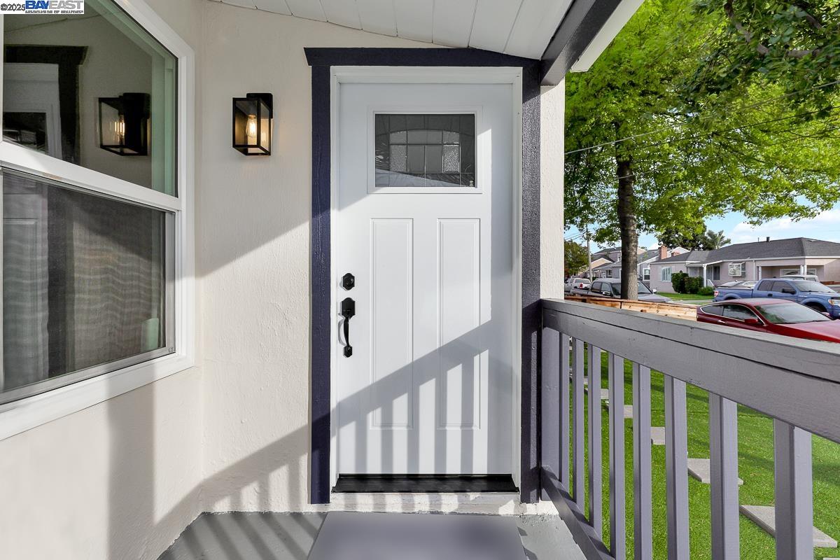 Detail Gallery Image 7 of 9 For 14412 Wake Ave, San Leandro,  CA 94578 - 3 Beds | 2 Baths