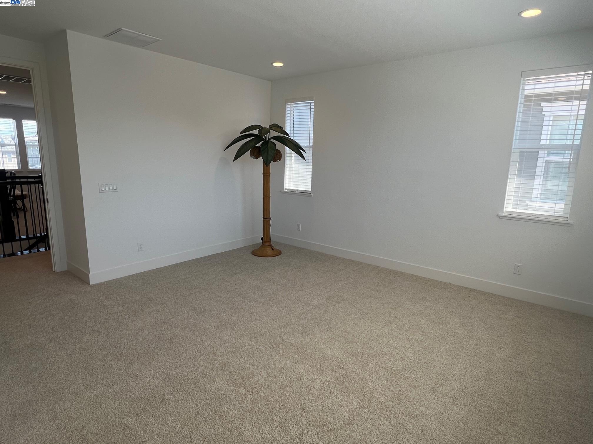 Detail Gallery Image 21 of 40 For Skyview Dr, –,  CA 93933 - 3 Beds | 2/1 Baths