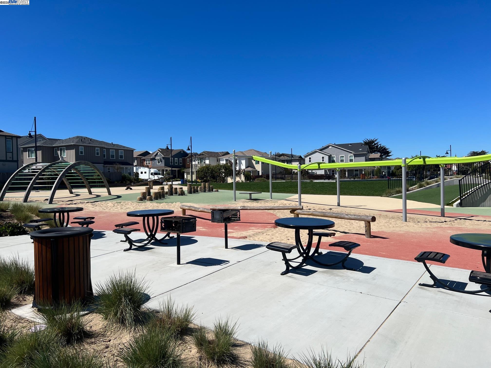 Detail Gallery Image 38 of 40 For Skyview Dr, –,  CA 93933 - 3 Beds | 2/1 Baths