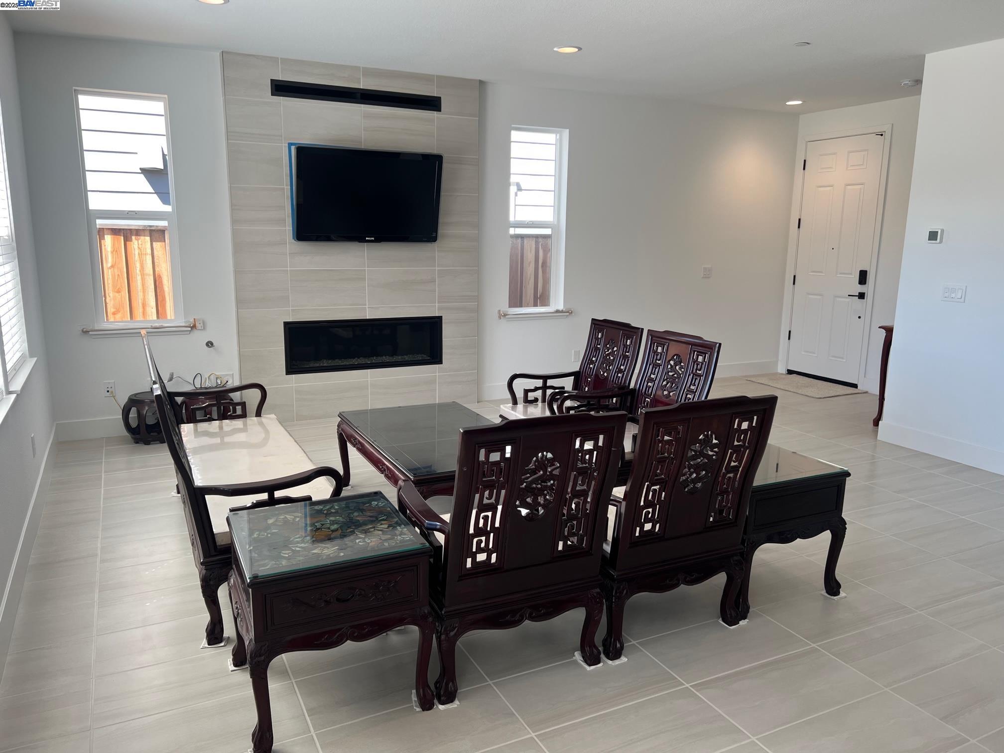 Detail Gallery Image 7 of 40 For Skyview Dr, –,  CA 93933 - 3 Beds | 2/1 Baths