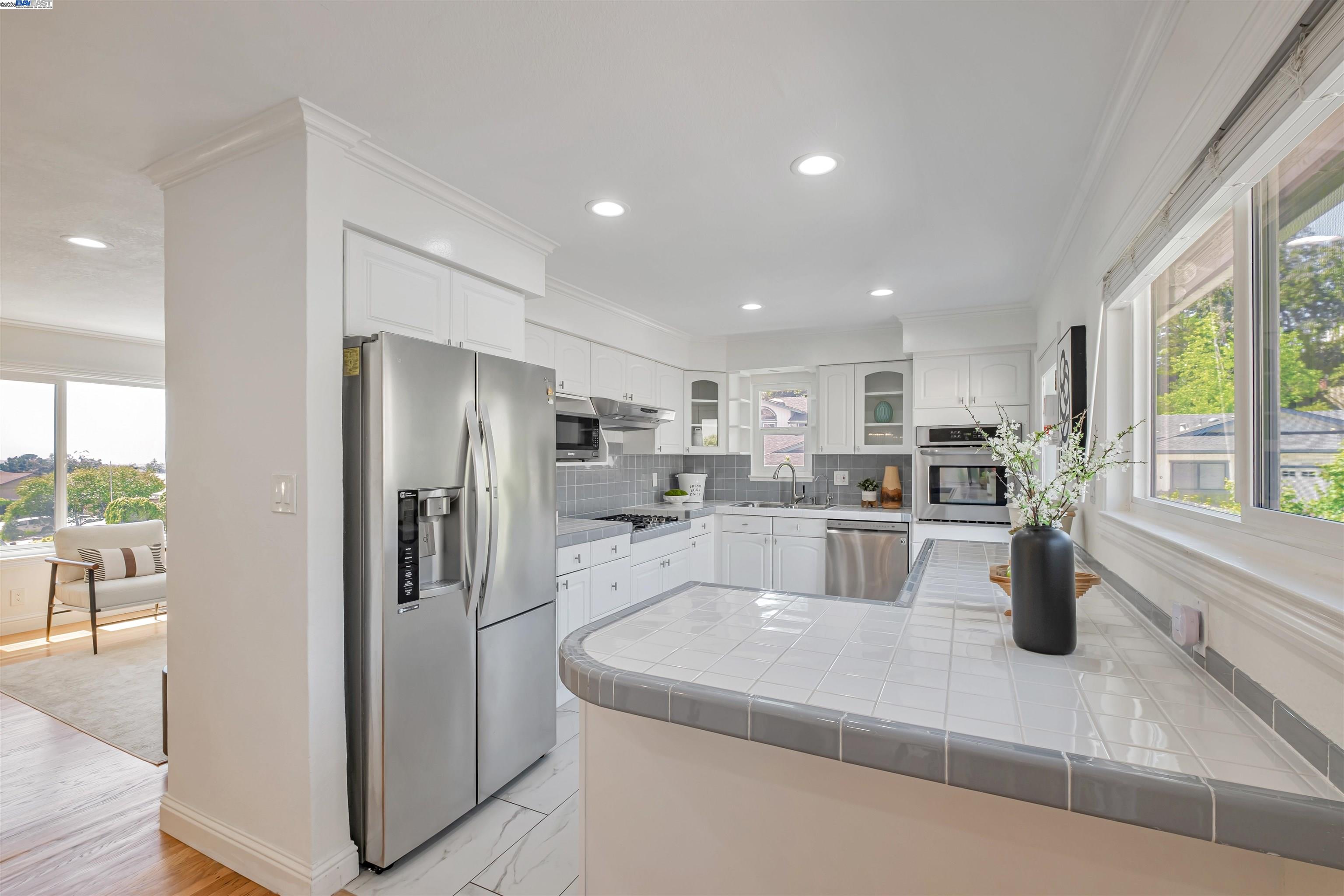 Detail Gallery Image 11 of 44 For 431 Monaco Ave, Union City,  CA 94587 - 4 Beds | 2 Baths