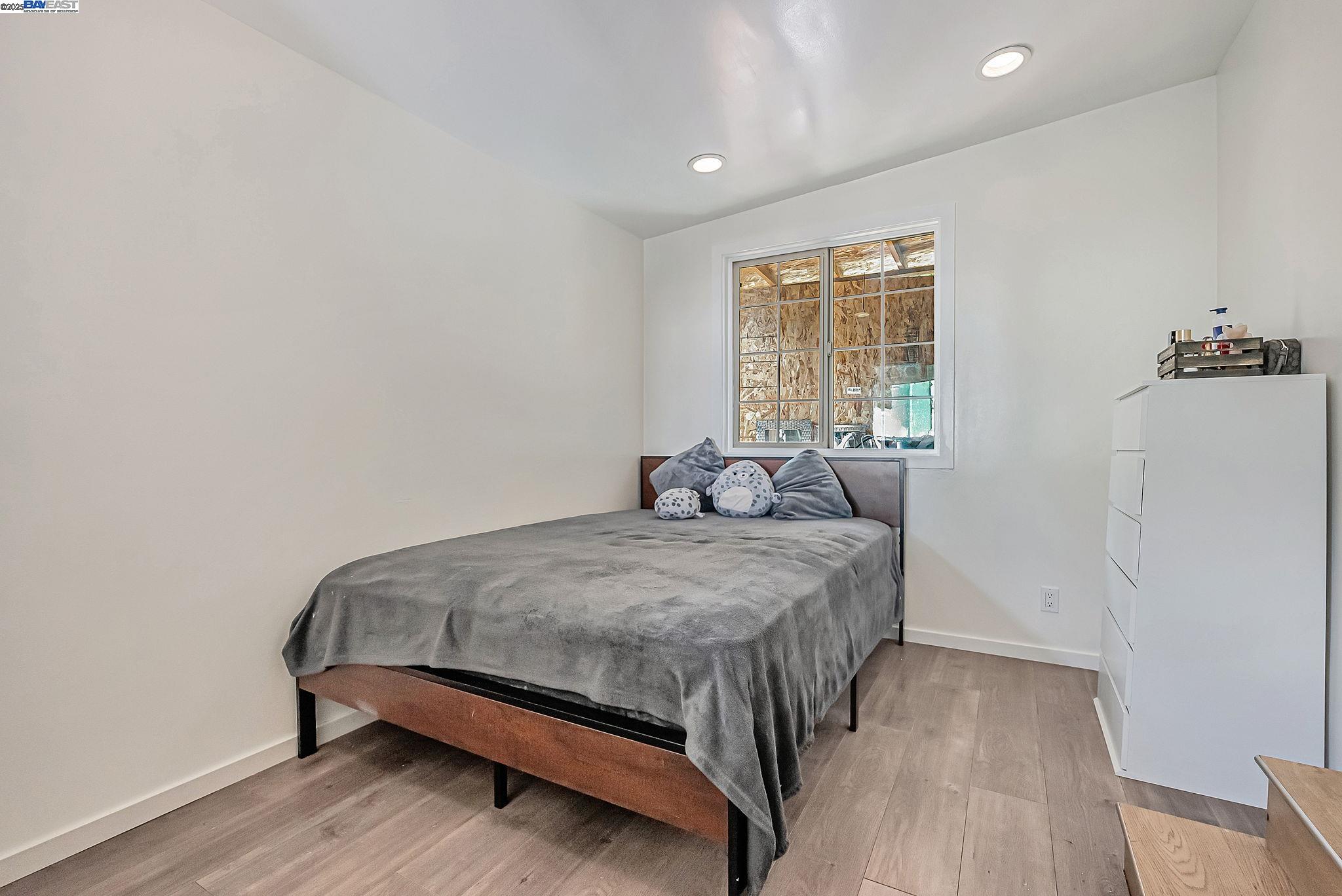 Detail Gallery Image 12 of 24 For 19150 Hesperian Blvd #19,  Hayward,  CA 94541 - 3 Beds | 1 Baths