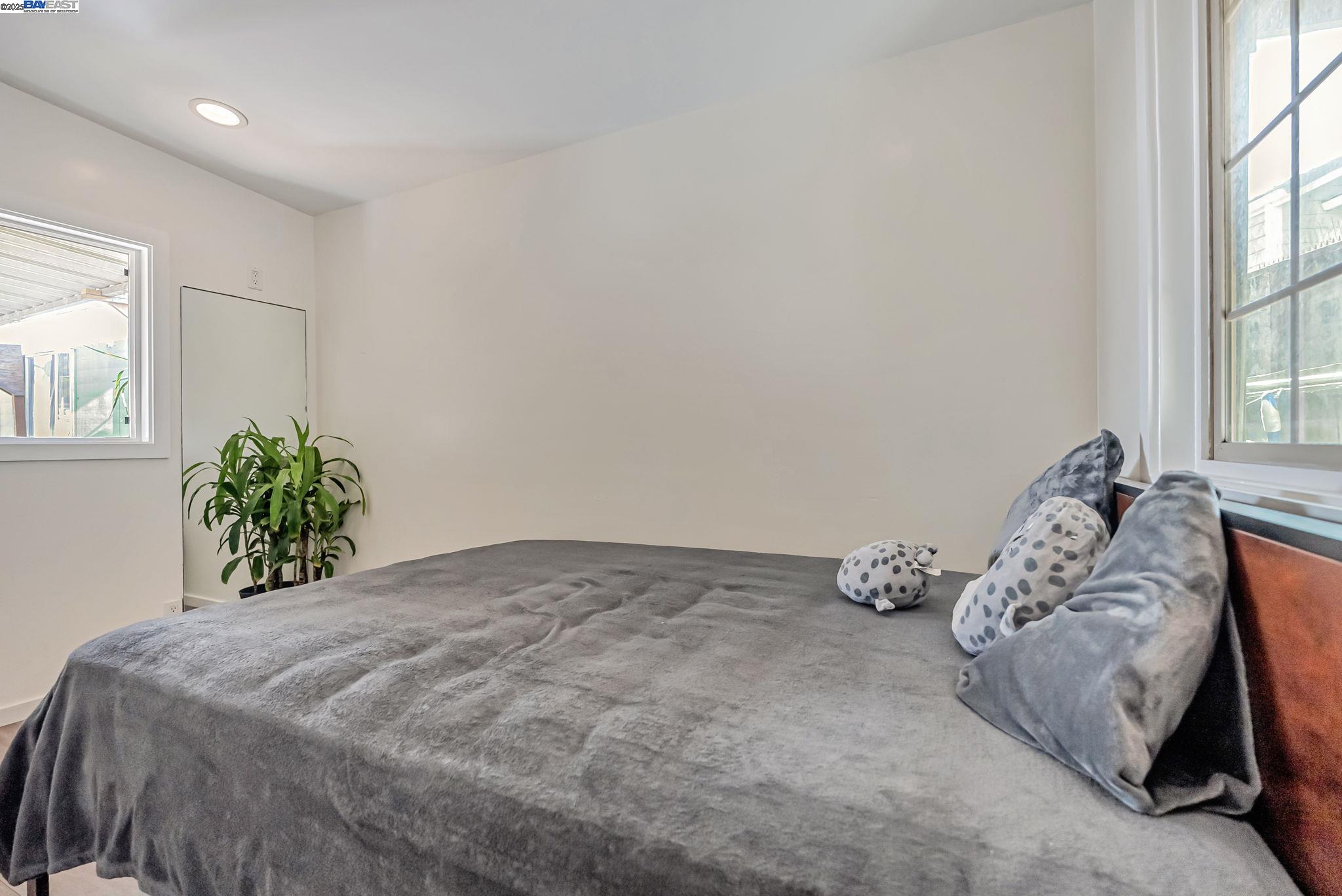 Detail Gallery Image 14 of 24 For 19150 Hesperian Blvd #19,  Hayward,  CA 94541 - 3 Beds | 1 Baths