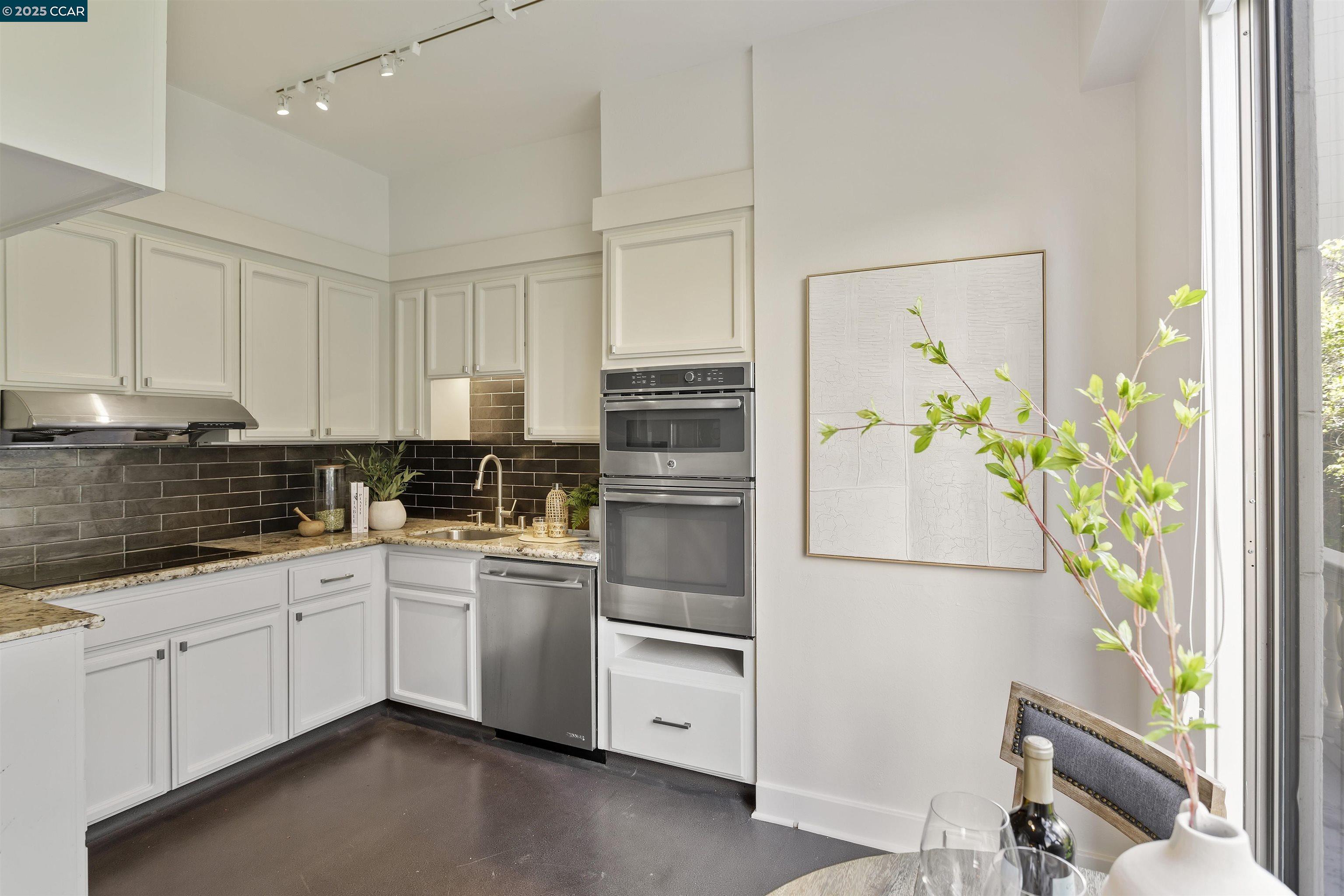 Photo #9: 41093750 Listing: Photo #9
