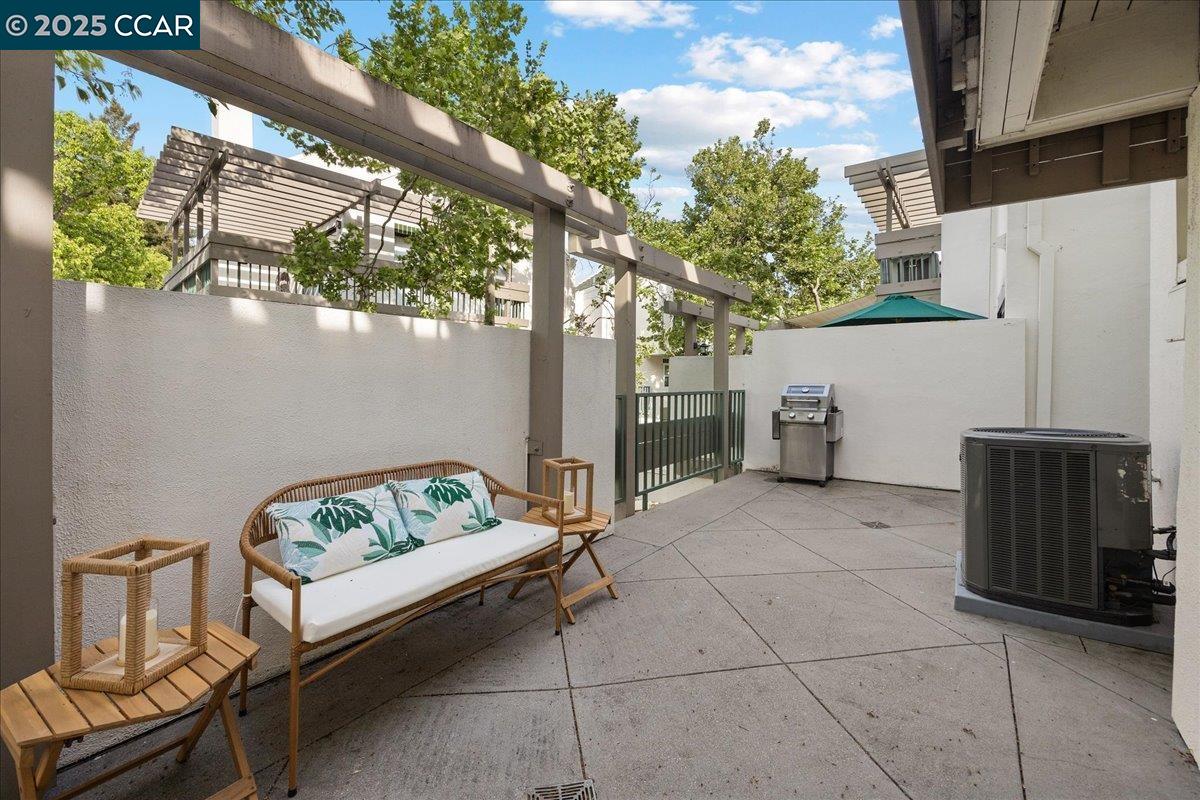 Detail Gallery Image 18 of 23 For 48 Mozden, Pleasant Hill,  CA 94523 - 2 Beds | 2 Baths