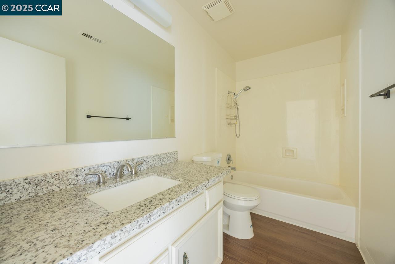 Detail Gallery Image 15 of 22 For 118 Dove Ct, Hercules,  CA 94547 - 3 Beds | 2 Baths
