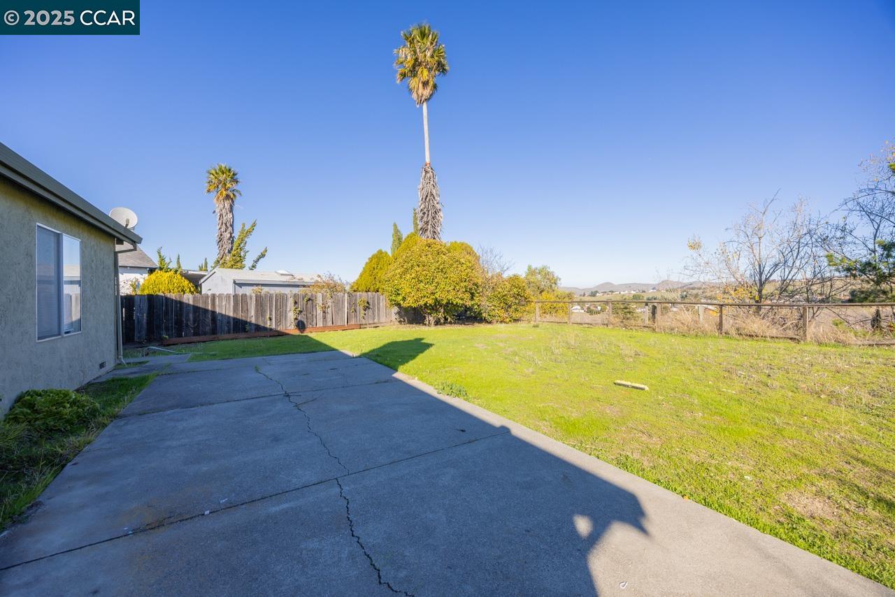 Detail Gallery Image 19 of 22 For 118 Dove Ct, Hercules,  CA 94547 - 3 Beds | 2 Baths