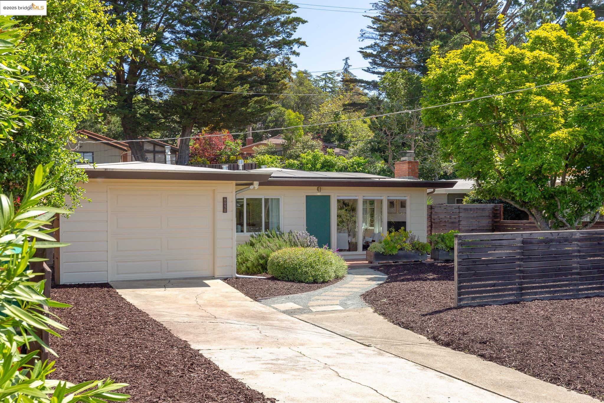 Detail Gallery Image 1 of 1 For 8958 Barcelona St, Oakland,  CA 94605 - 3 Beds | 2 Baths