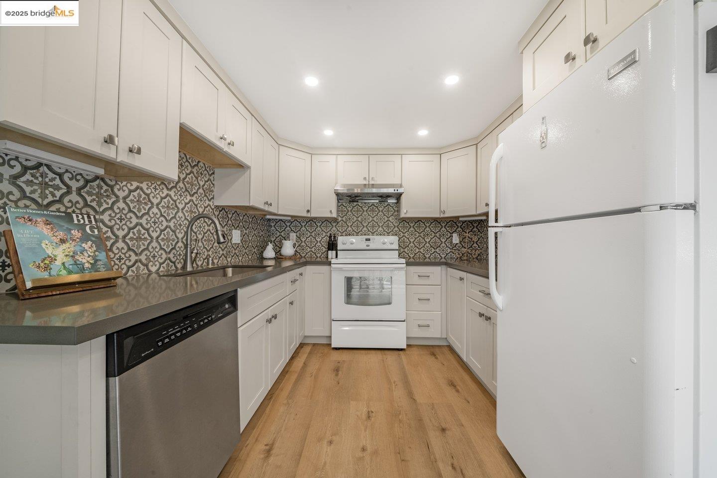 Detail Gallery Image 19 of 43 For 1800 Laguna #24,  Concord,  CA 94520 - 2 Beds | 1/1 Baths
