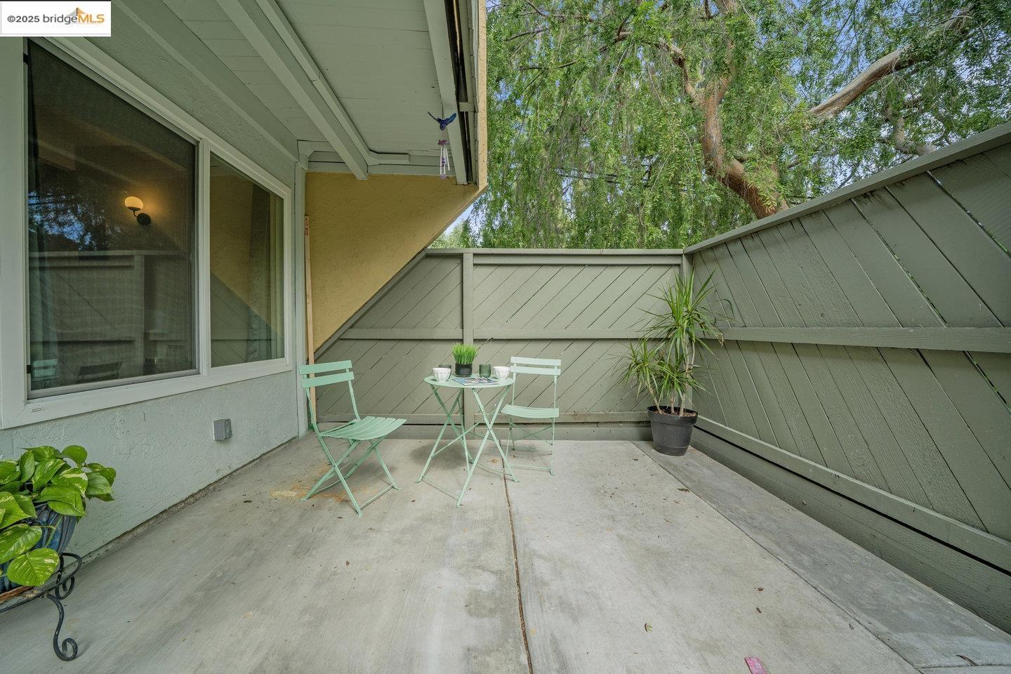 Detail Gallery Image 3 of 43 For 1800 Laguna #24,  Concord,  CA 94520 - 2 Beds | 1/1 Baths