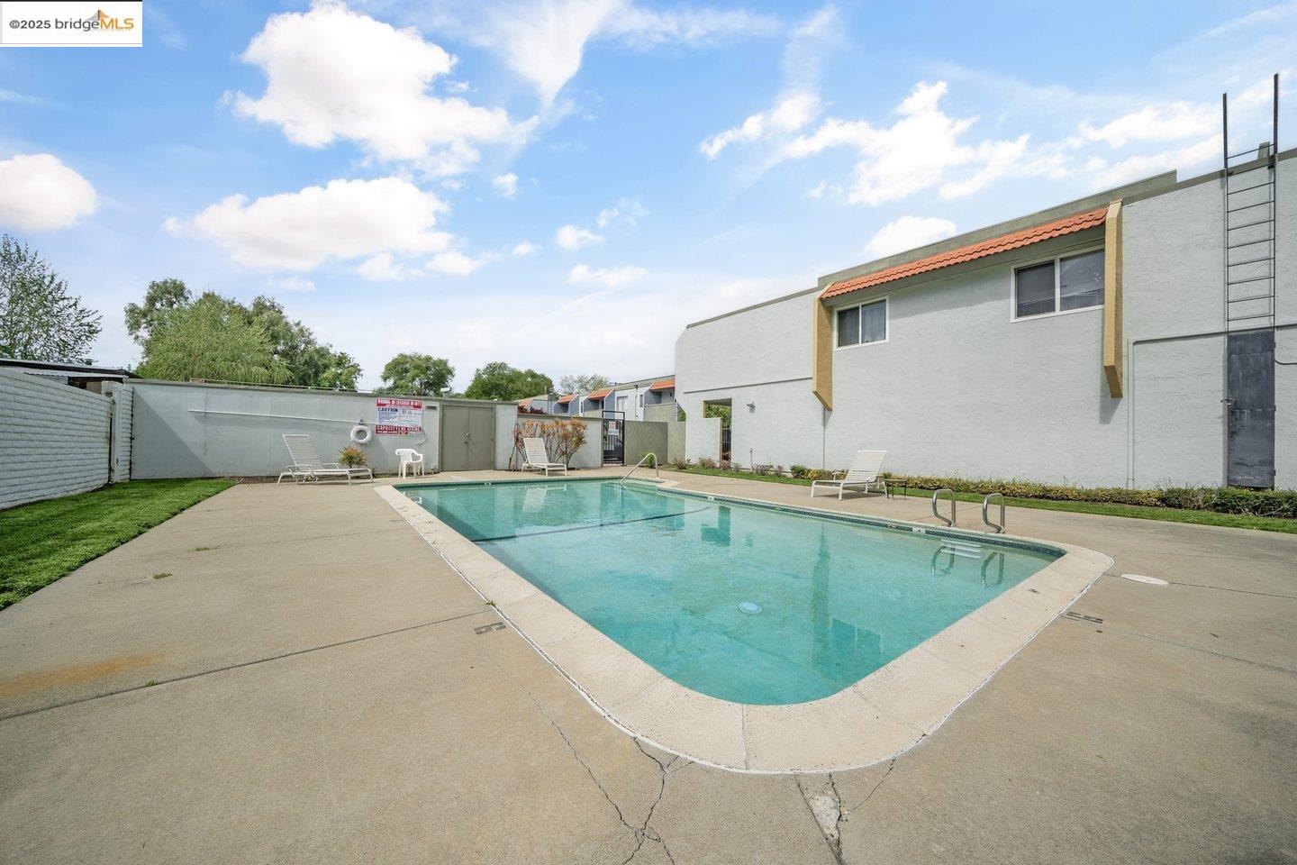 Detail Gallery Image 39 of 43 For 1800 Laguna #24,  Concord,  CA 94520 - 2 Beds | 1/1 Baths