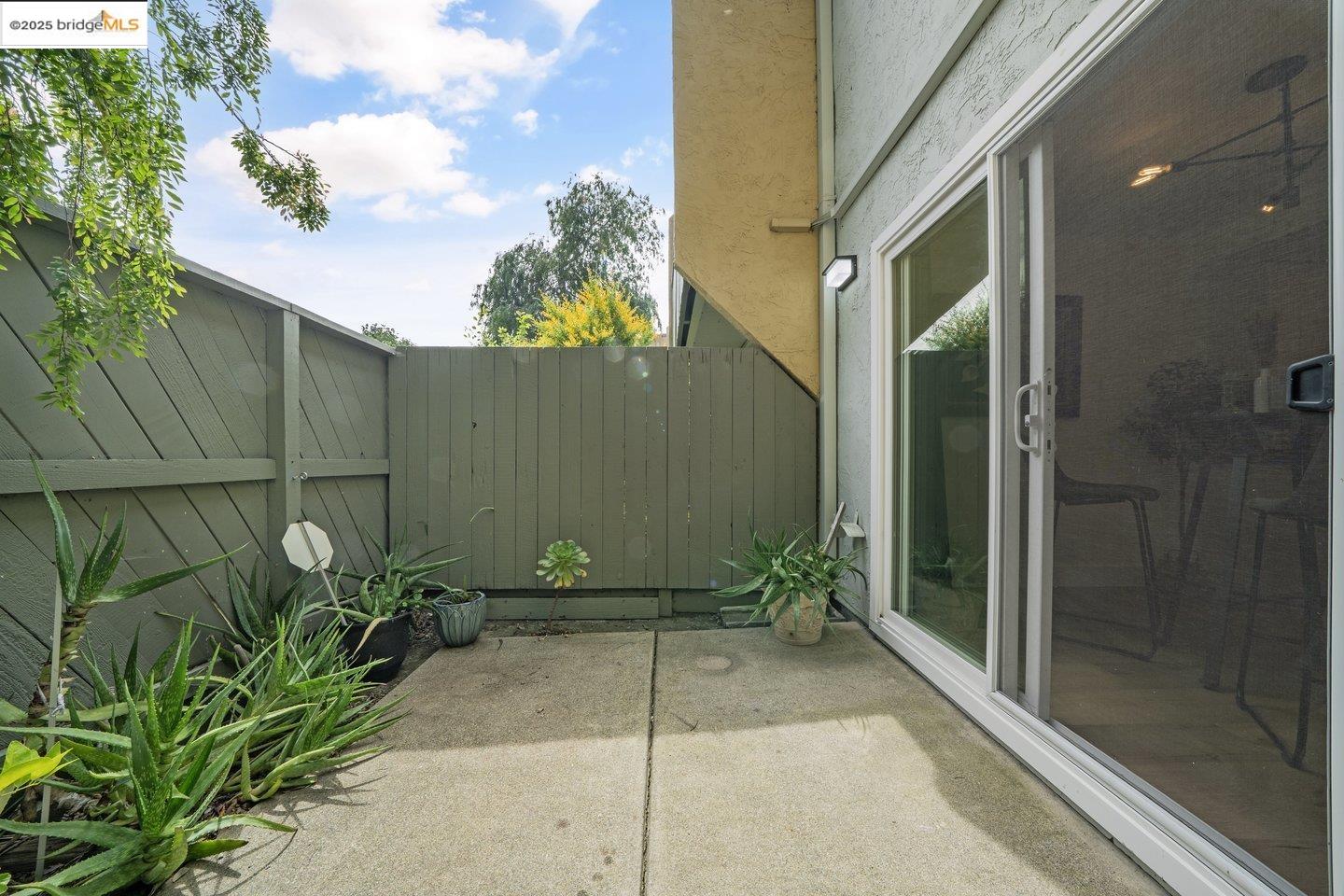 Detail Gallery Image 5 of 43 For 1800 Laguna #24,  Concord,  CA 94520 - 2 Beds | 1/1 Baths