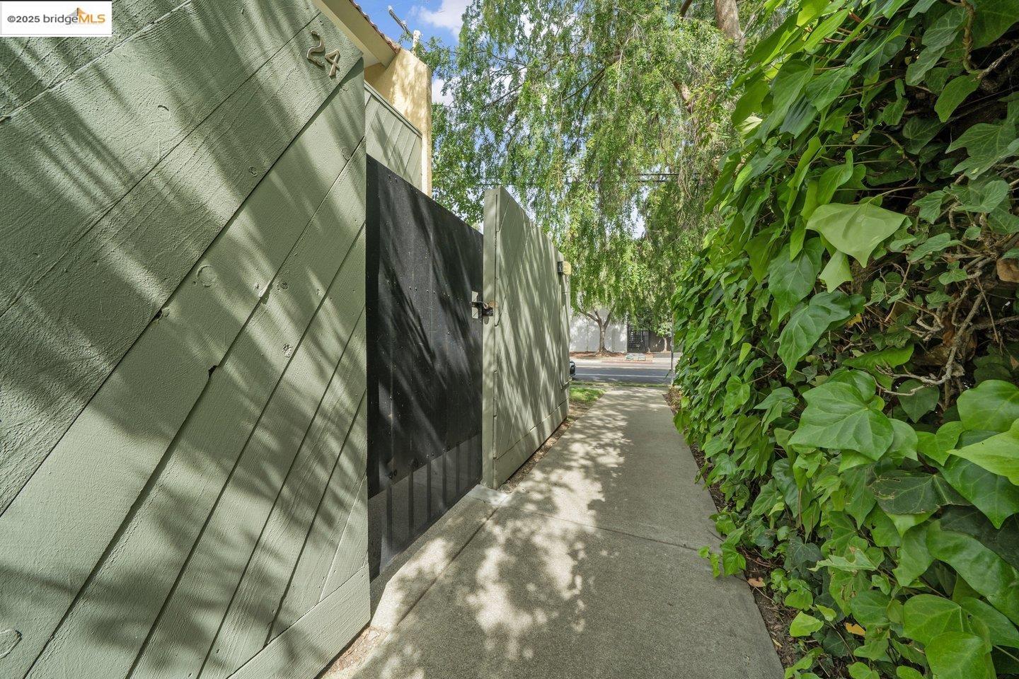 Detail Gallery Image 7 of 43 For 1800 Laguna #24,  Concord,  CA 94520 - 2 Beds | 1/1 Baths