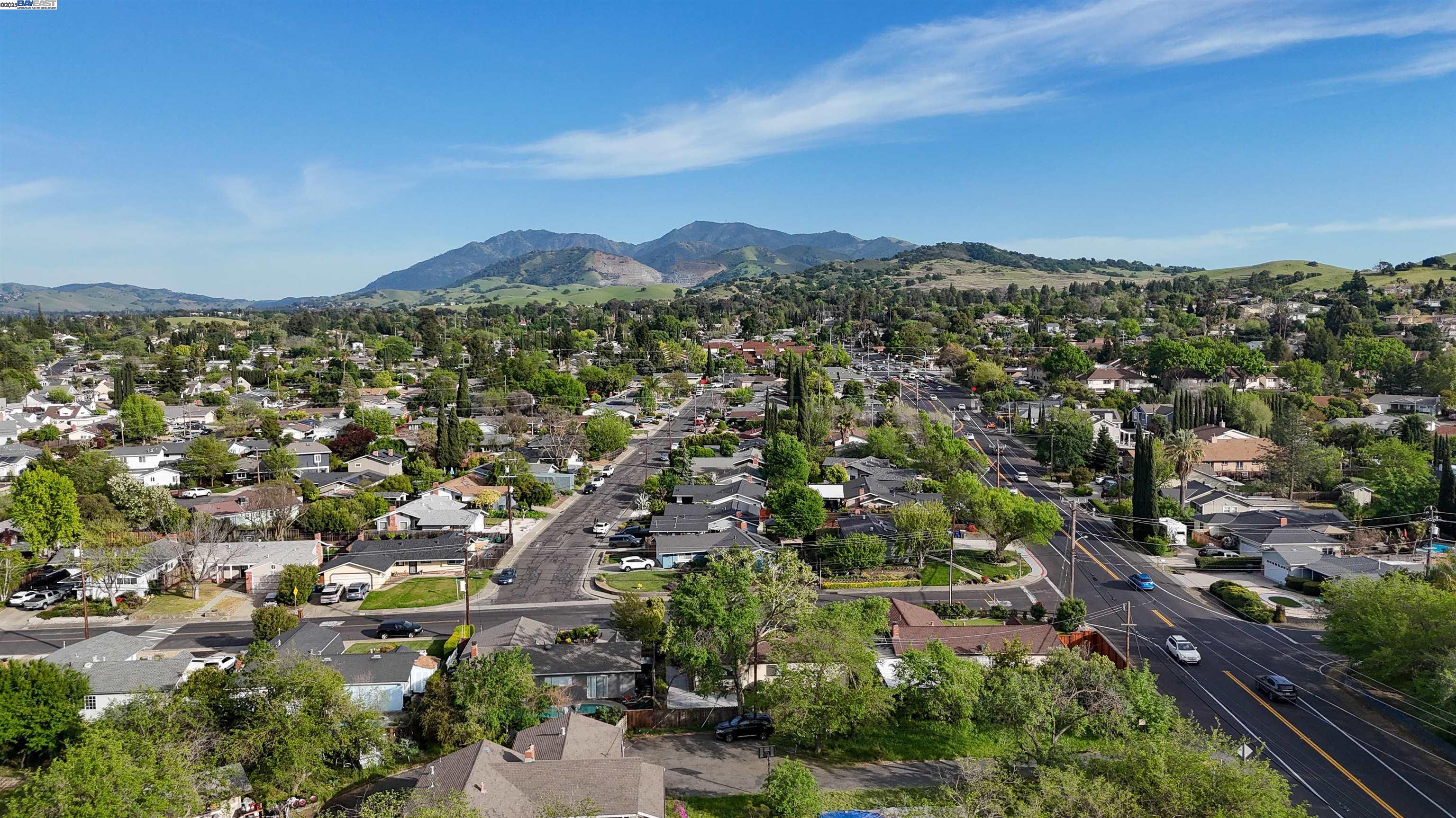 Detail Gallery Image 7 of 32 For 4065 Cowell Rd, Concord,  CA 94518 - 3 Beds | 2 Baths