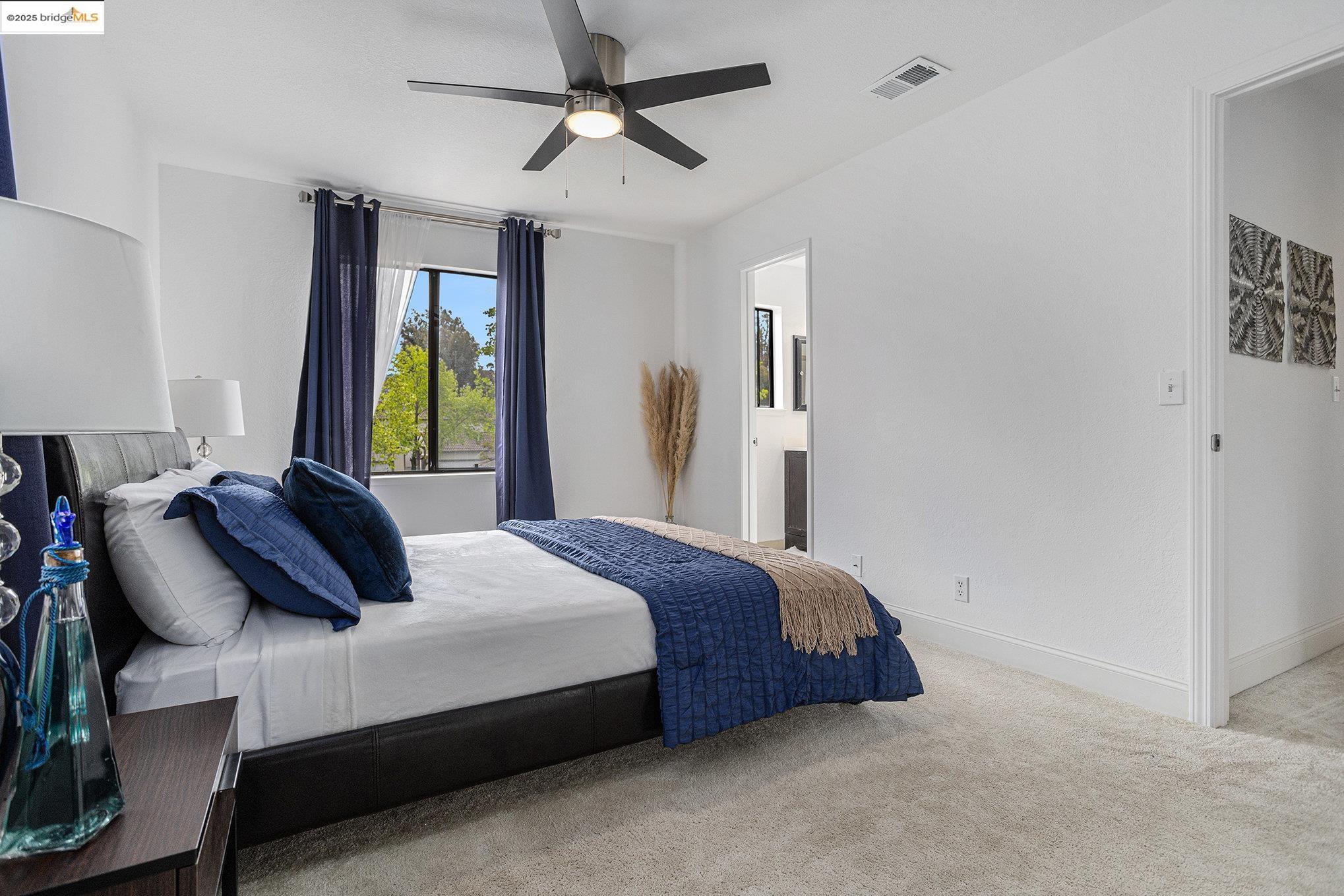 Detail Gallery Image 14 of 30 For 9 Moraine Ct, Hercules,  CA 94547 - 3 Beds | 2/1 Baths