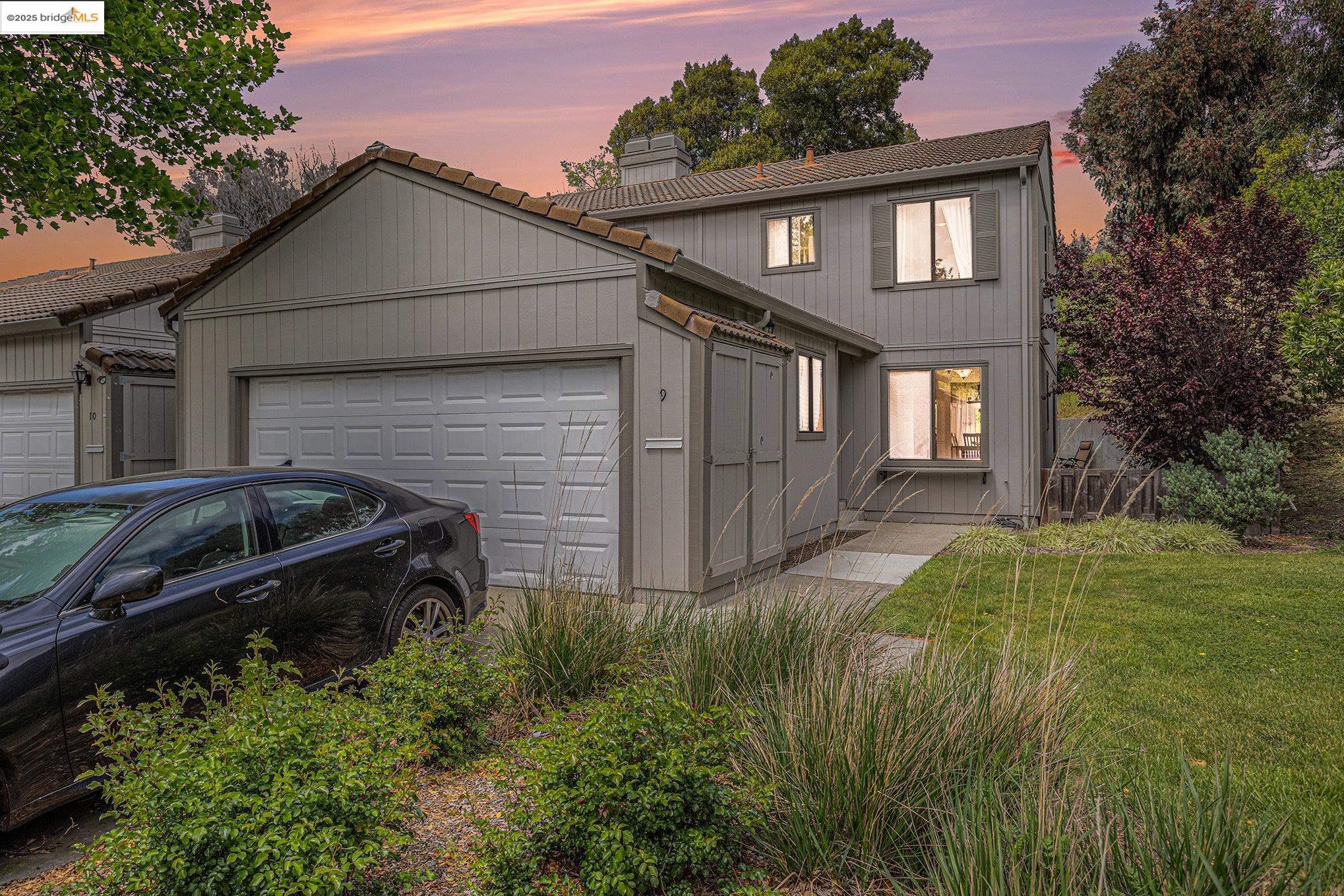 Detail Gallery Image 3 of 30 For 9 Moraine Ct, Hercules,  CA 94547 - 3 Beds | 2/1 Baths