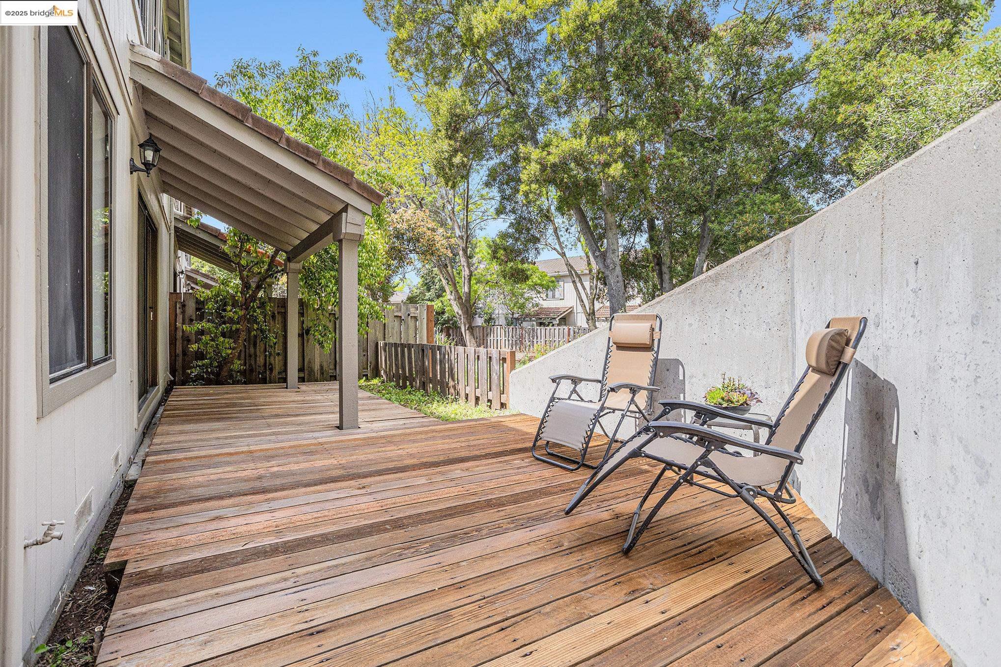 Detail Gallery Image 21 of 30 For 9 Moraine Ct, Hercules,  CA 94547 - 3 Beds | 2/1 Baths