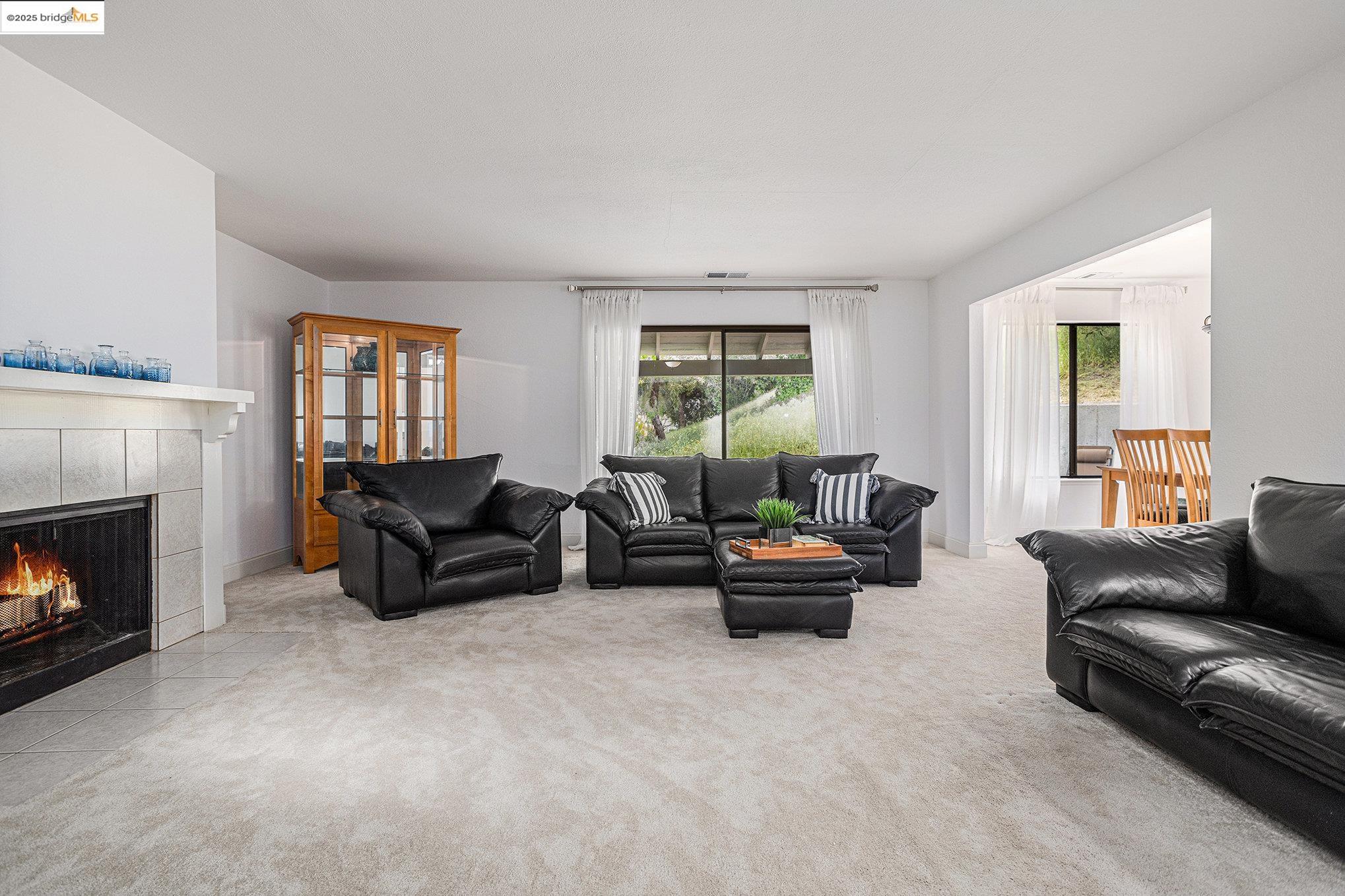 Detail Gallery Image 6 of 30 For 9 Moraine Ct, Hercules,  CA 94547 - 3 Beds | 2/1 Baths